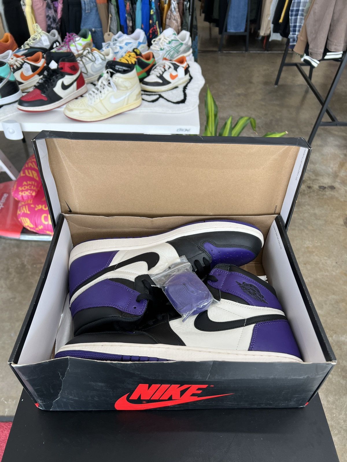 Jordan Brand × Nike Air Jordan 1 Court Purple Sz. 13 (2018) Size US 13 / EU 46 - 10 Thumbnail