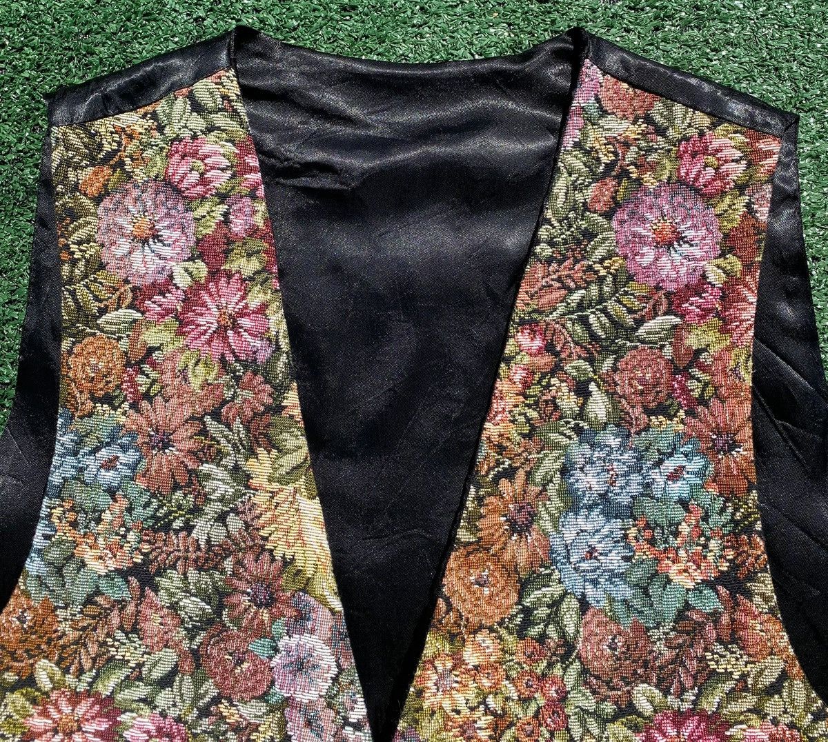 Vintage Vintage 90’s Floral Tapestry Knit Vest Women’s Size Small Size S / US 4 / IT 40 - 2 Thumbnail