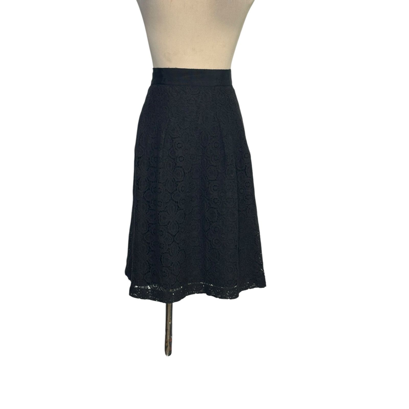 Loft Loft black lace a line skirt size 14P Size 36" / US 14 / IT 50 - 1 Thumbnail