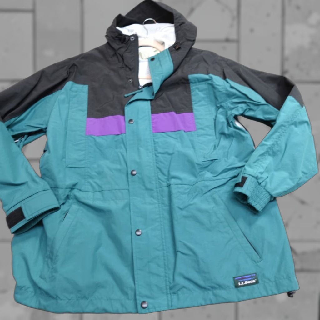 Vintage VINTAGE L.L.Bean Jacket Shirt Men Windbreaker Hooded Blue Size US L / EU 52-54 / 3 - 1 Thumbnail