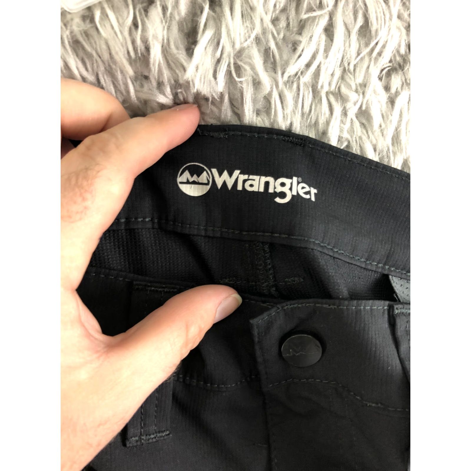 Wrangler Wrangler Bermuda Shorts Mens 46 Black Lightweight Polyester Mid Rise 9in Inseam 5-Pocket Logo Regular Fit Belt Loops Casual Knit Cotton Blend Size US 30 / EU 46 - 6 Thumbnail