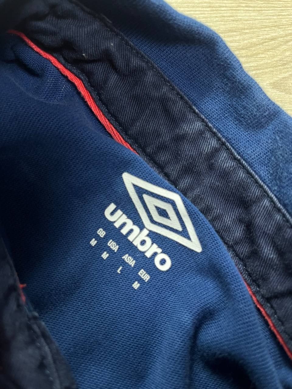 Umbro rugby jersey Umbro England Size US M / EU 48-50 / 2 - 4 Thumbnail
