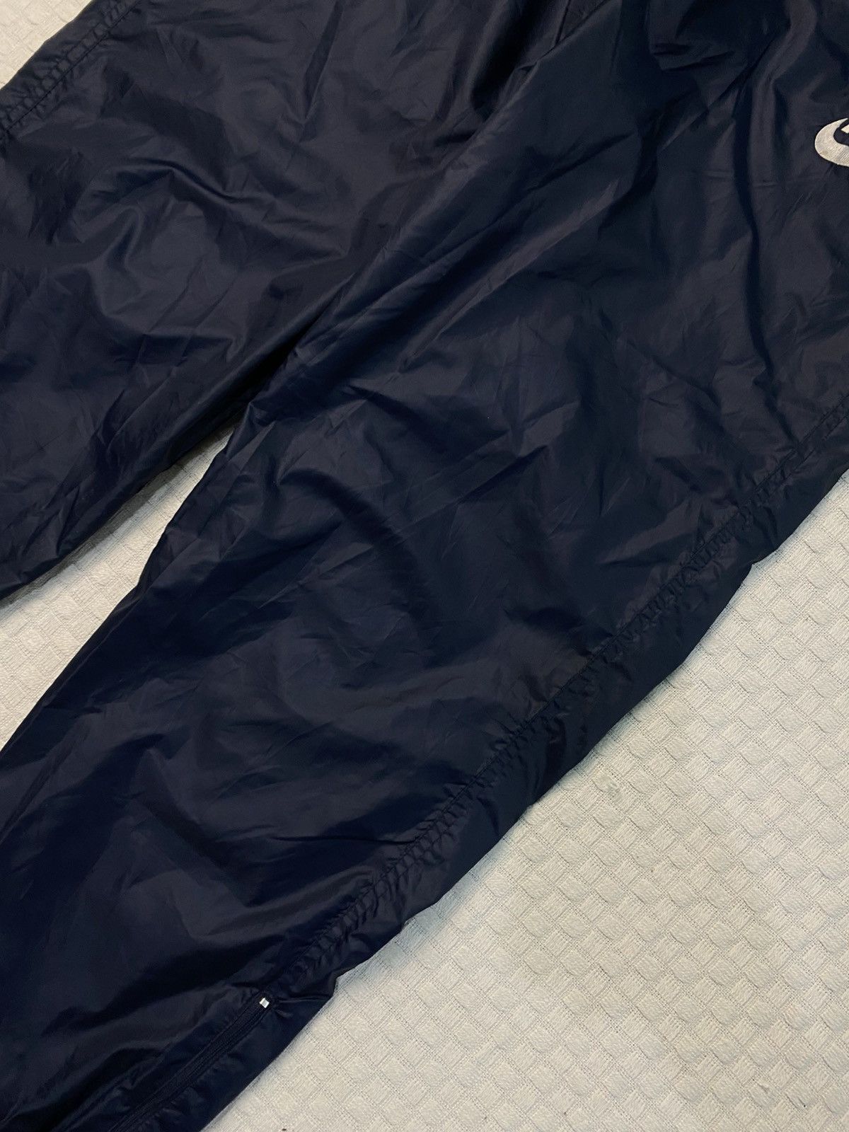 Carhartt Wip × Nike VINTAGE NIKE 90S BAGGY NYLON WIDE LEG SWOOSH TRACK PANTS Y2K Size US 28 / EU 44 - 8 Thumbnail