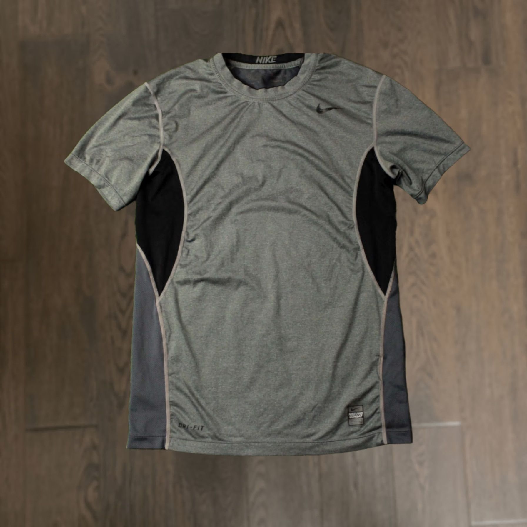 Nike NIKE Pro Combat Dri-FIT 2011 Compression Training Shirt Jersey L Gray Men Nike Pro Combat Dri-FIT Shirt L Mens Size US L / EU 52-54 / 3 - 1 Thumbnail