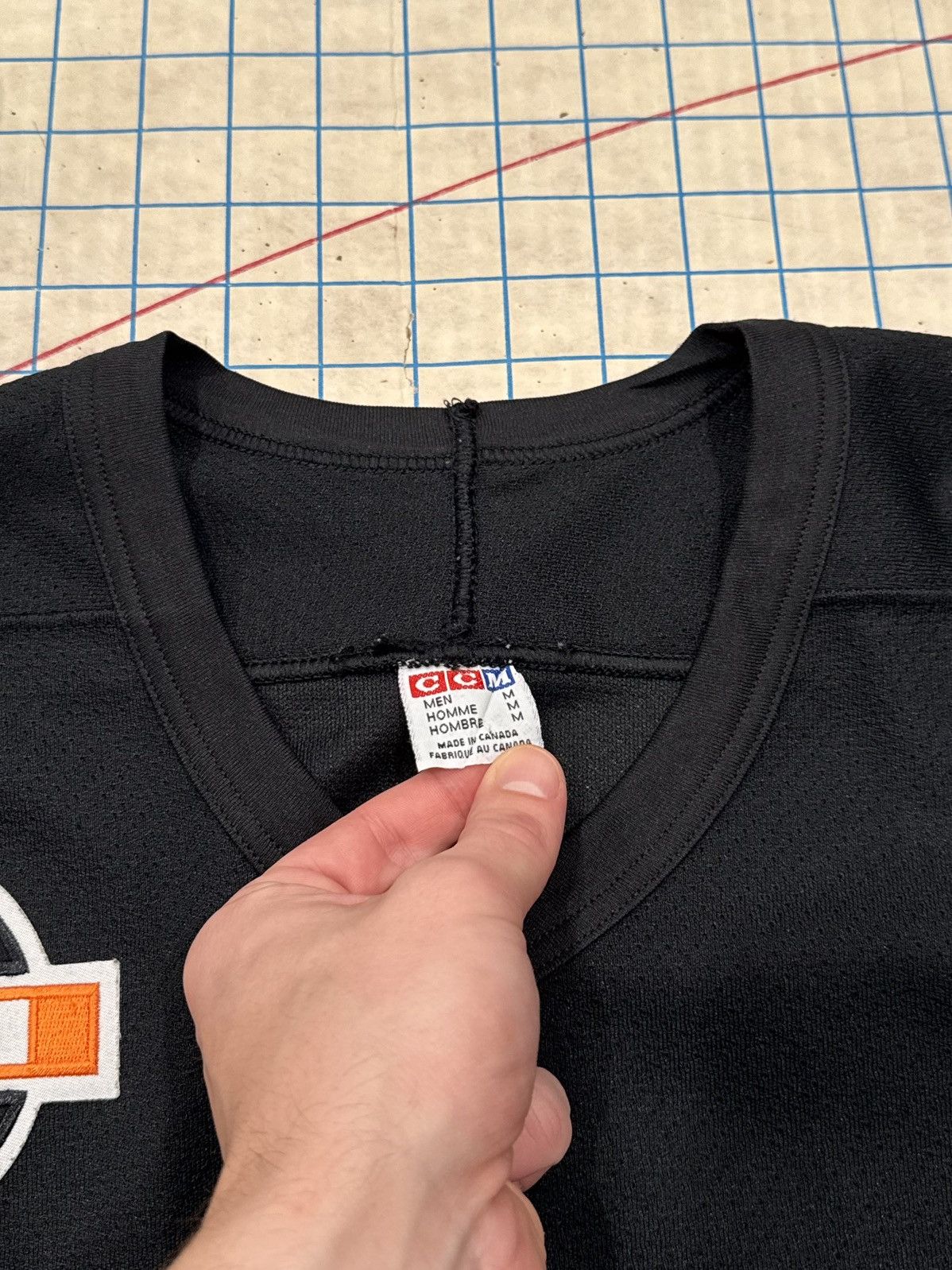 Ccm Vintage CCM Vancouver Canucks Practice Jersey Black Size M Size US M / EU 48-50 / 2 - 6 Thumbnail
