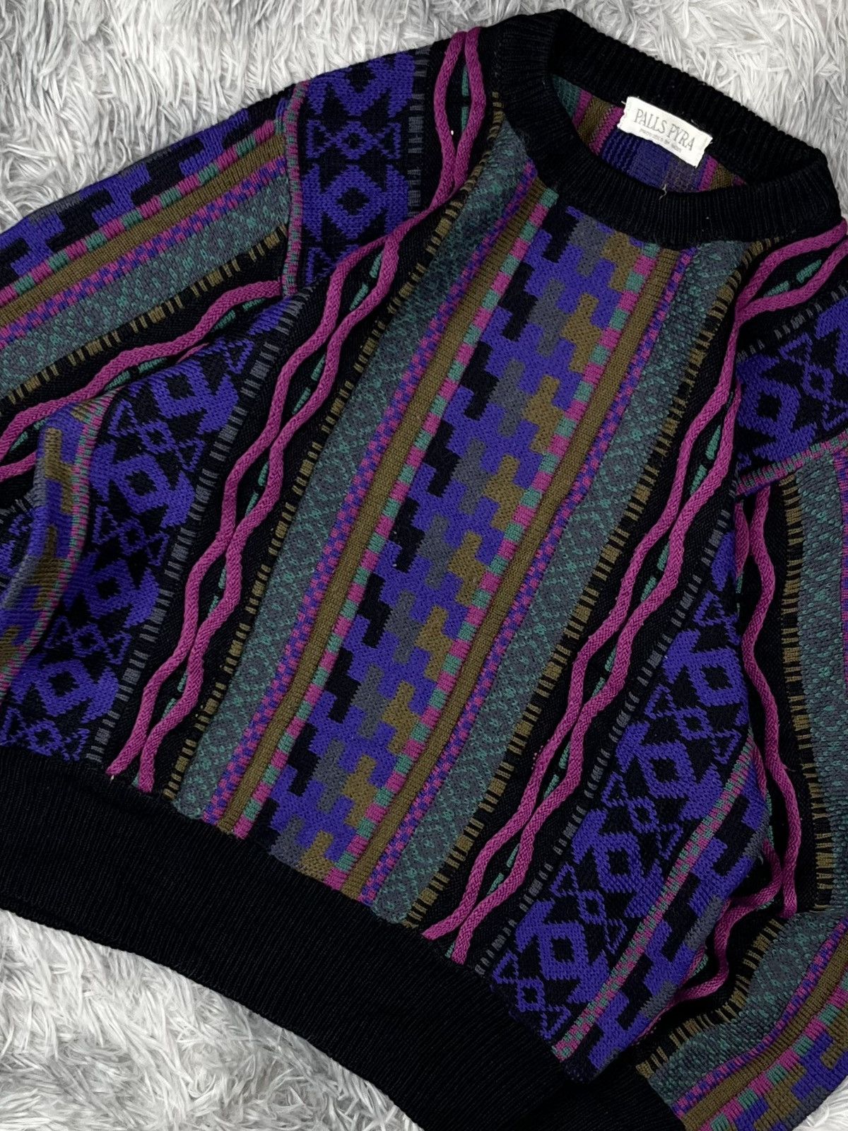 Coogi Vintage Palls Pyra Pattern Sweater Size M / US 6-8 / IT 42-44 - 2 Thumbnail