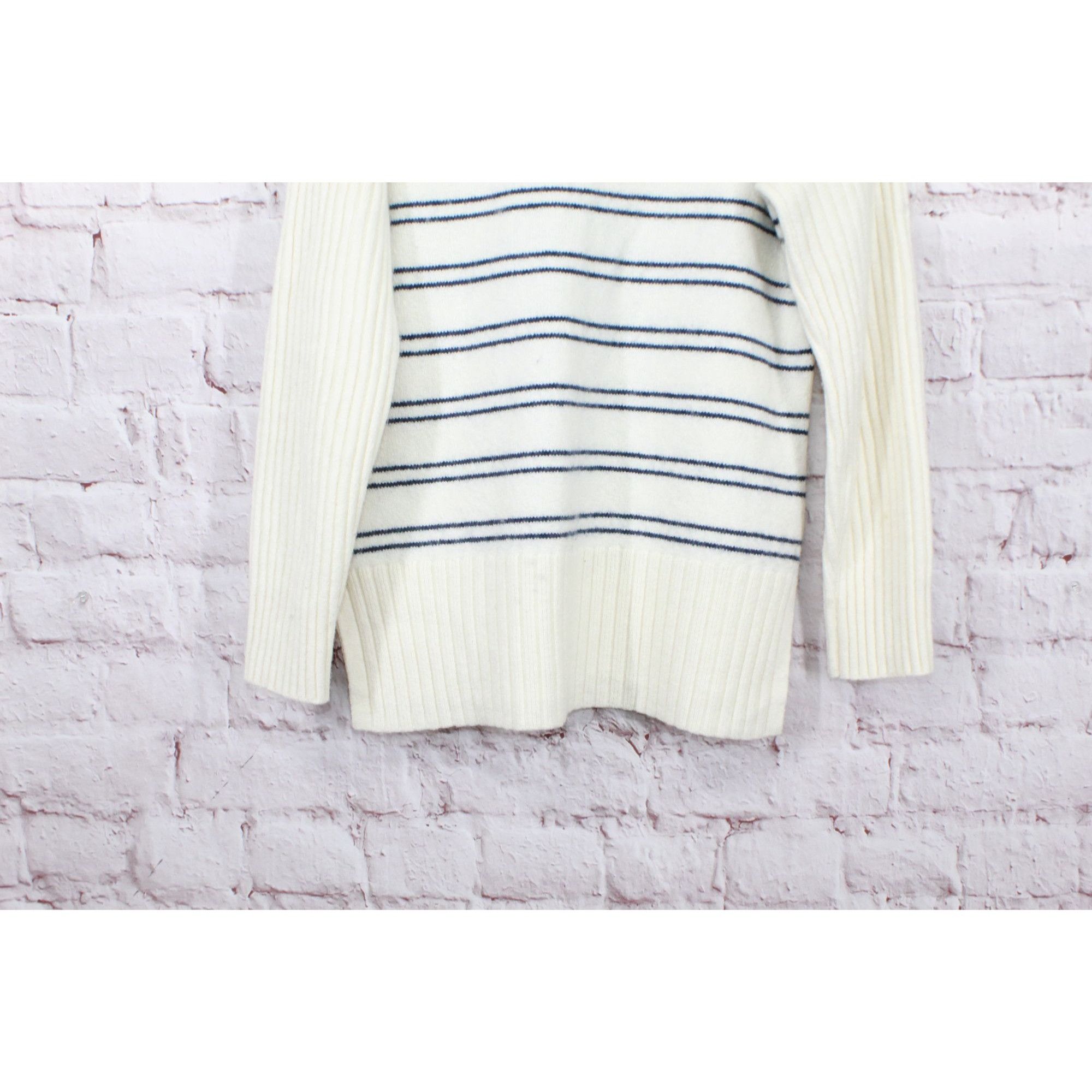 L.L. Bean LL Bean Striped Turtleneck Sweater Women's XS Petite Size XS / US 0-2 / IT 36-38 - 5 Thumbnail
