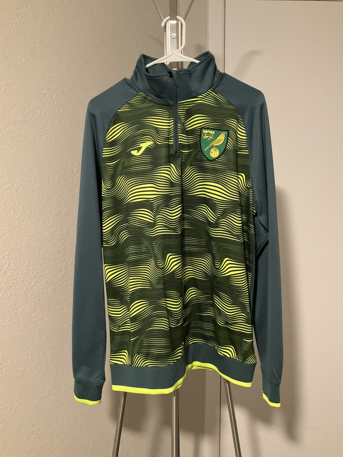 Joma Norwich City FC Jacket by Joma Size US L / EU 52-54 / 3 - 1 Thumbnail