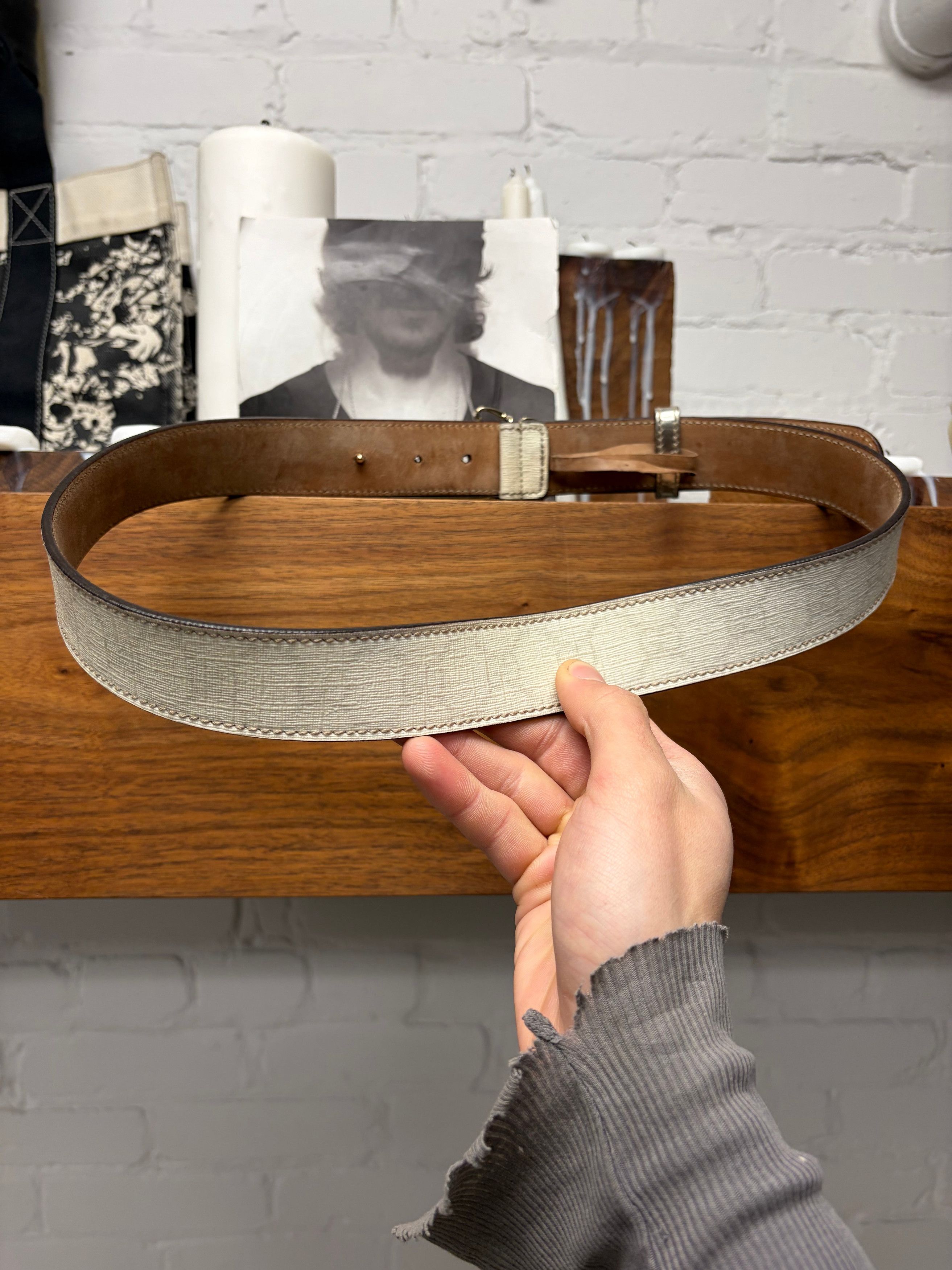 Gucci 2000s Gucci ‘Cursive Script’ GoldWhite Monogram Leather Belt Size ONE SIZE - 3 Thumbnail