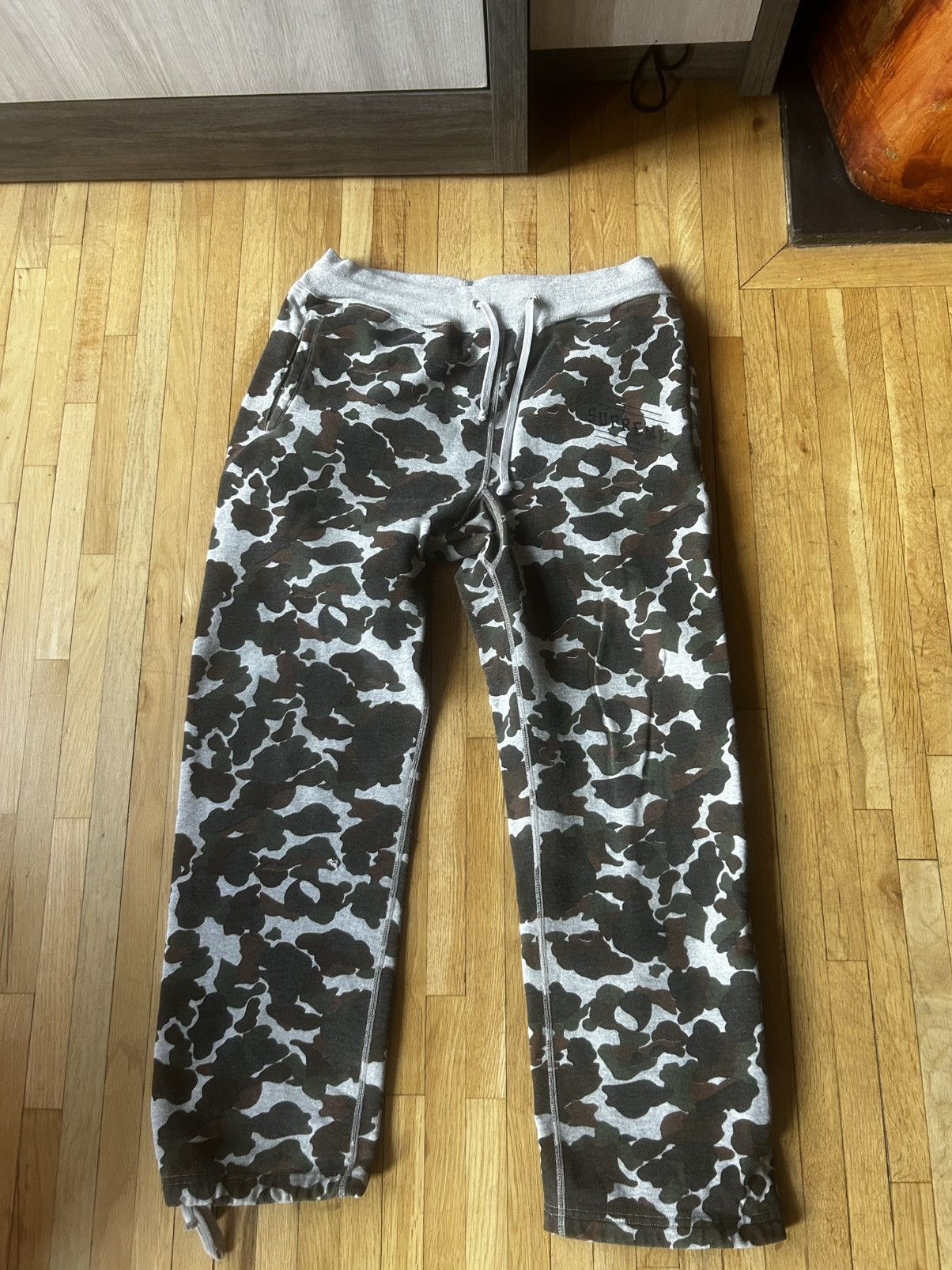 Supreme Supreme Duck Camo Sweatpants Size US 32 / EU 48 - 1 Thumbnail
