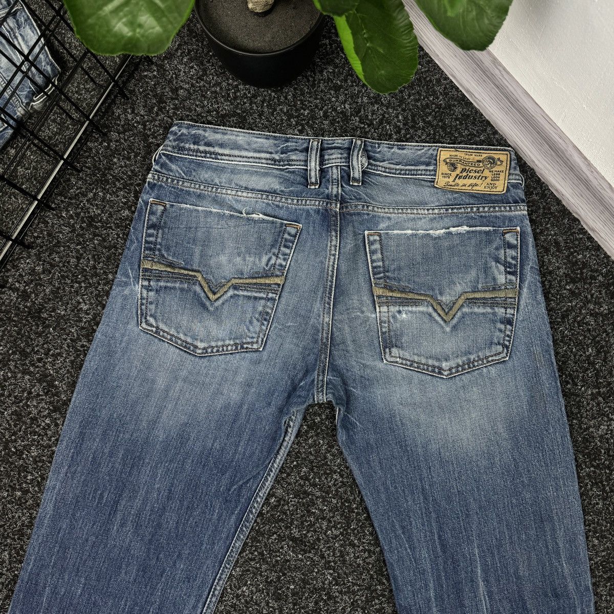 Diesel Flare Diesel Zathan Vintage Distressed Low Rise Y2k Style Size US 31 - 10 Thumbnail