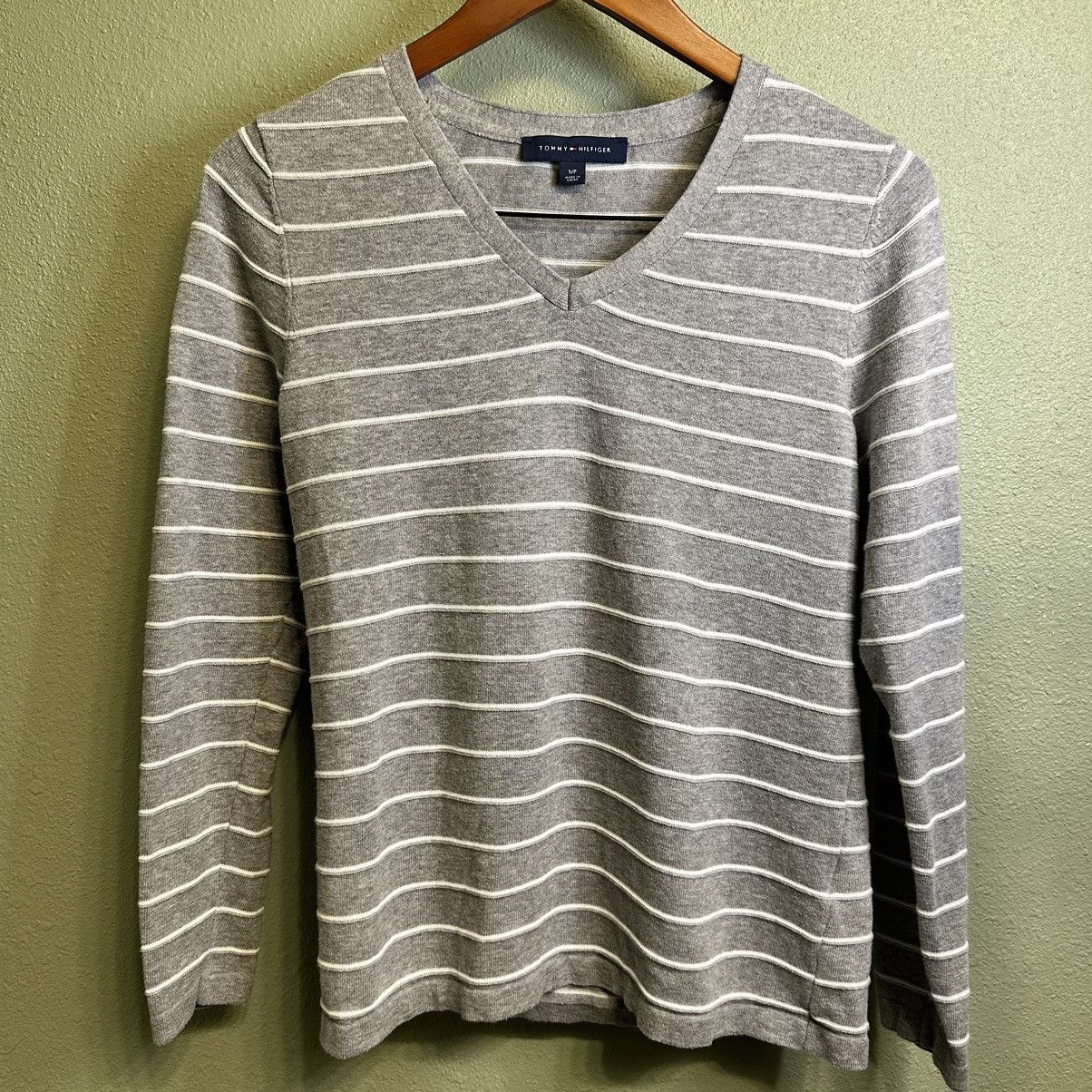 Tommy Hilfiger Tommy Hilfiger gray v-neck striped women’s sweater Size S / US 4 / IT 40 - 1 Thumbnail
