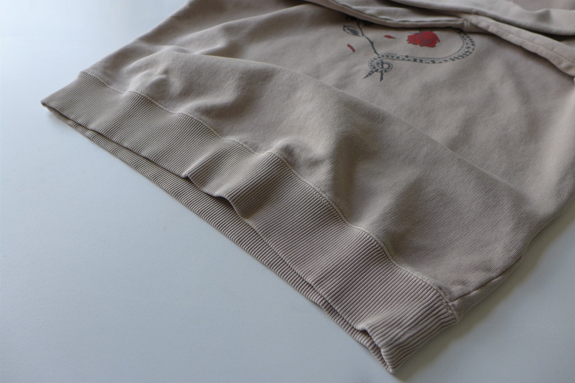 Saint Laurent Paris Saint Laurent SS18 Snake & Rose Heart Sweatshirt Size US M / EU 48-50 / 2 - 11 Thumbnail