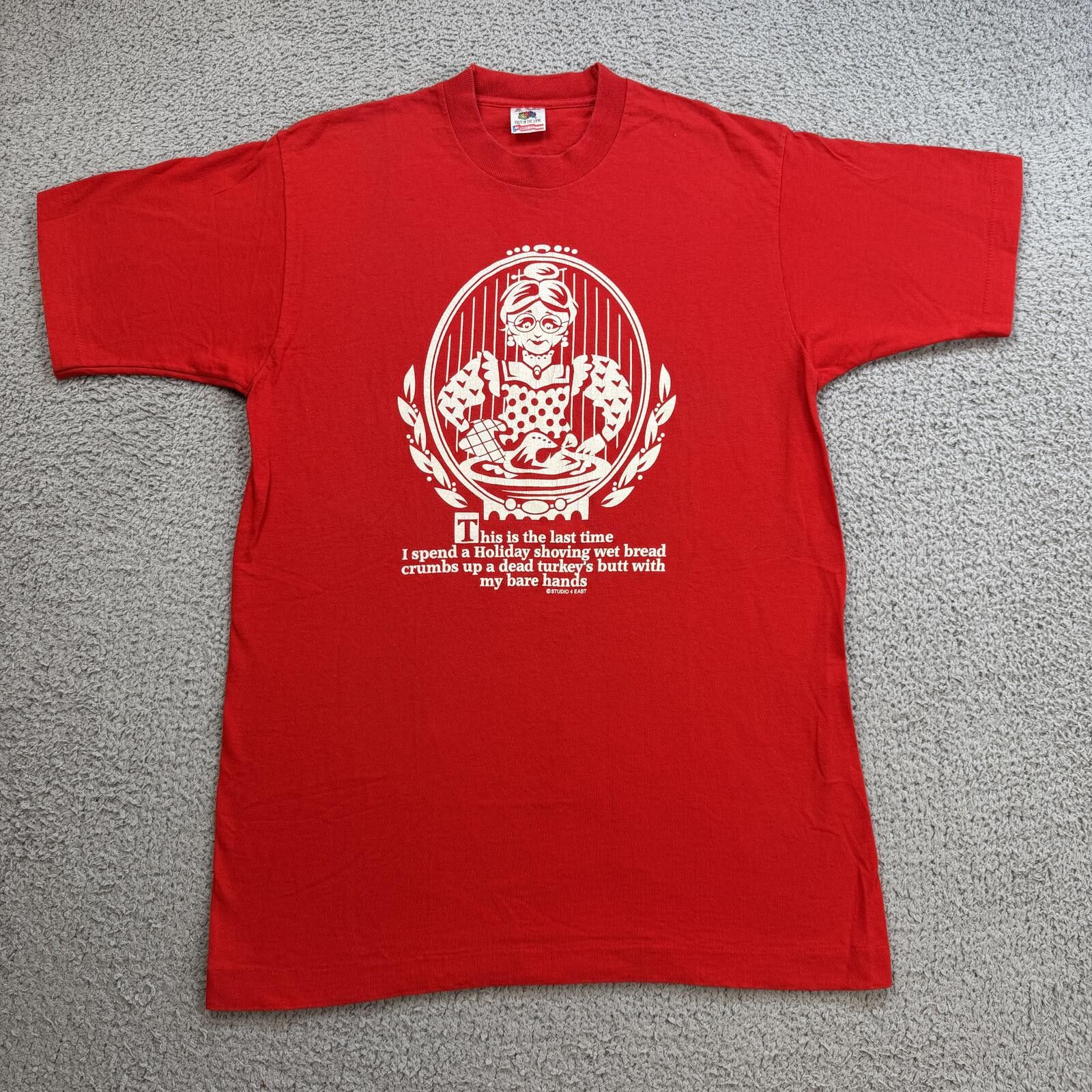 Fruit Of The Loom Vintage 90s Thanksgiving Novelty T Shirt Funny Turkey Granma Size US M / EU 48-50 / 2 - 1 Thumbnail