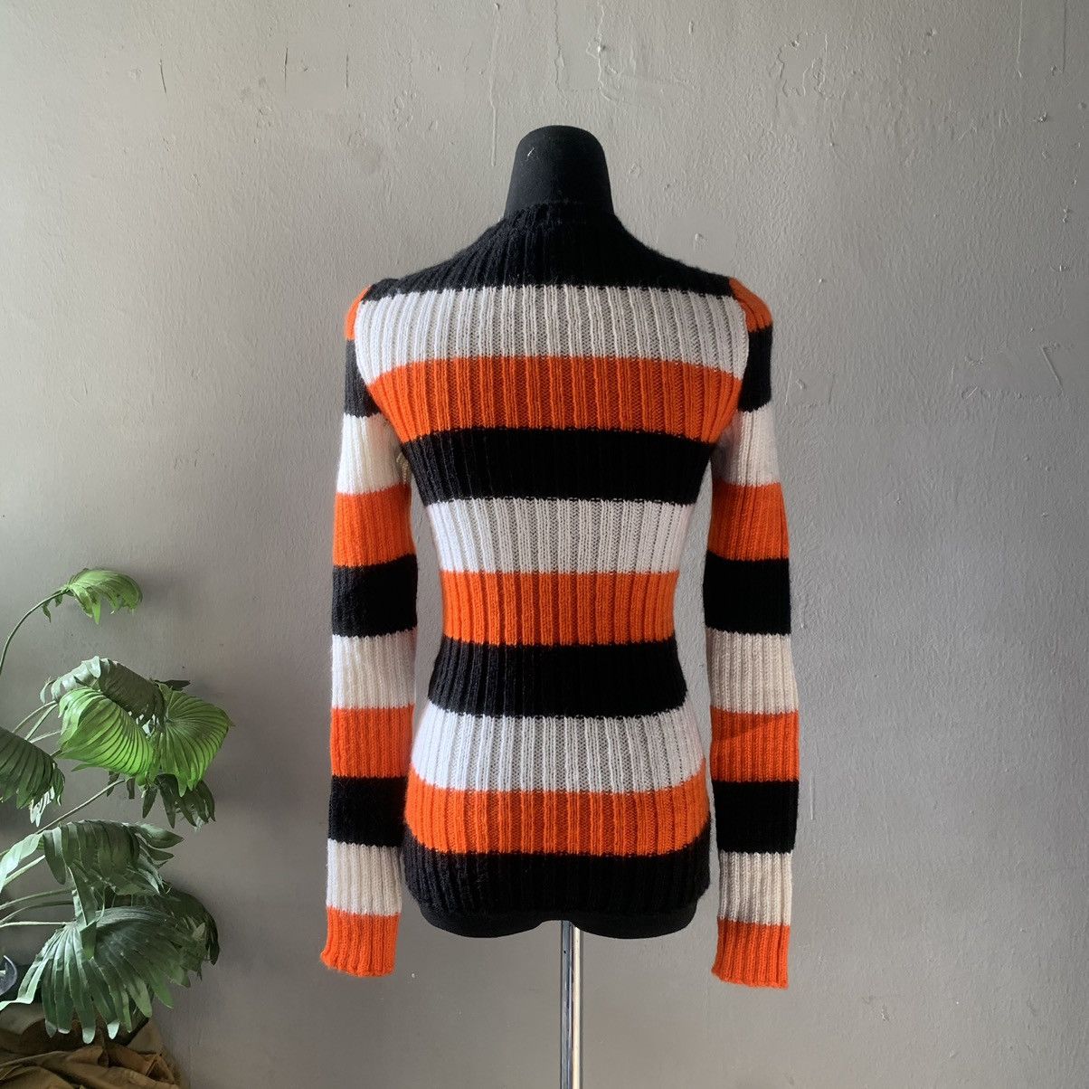 Courreges Rare Vintage 1970s Courreges Paris Stretchy Jumper Size XS / US 0-2 / IT 36-38 - 4 Thumbnail