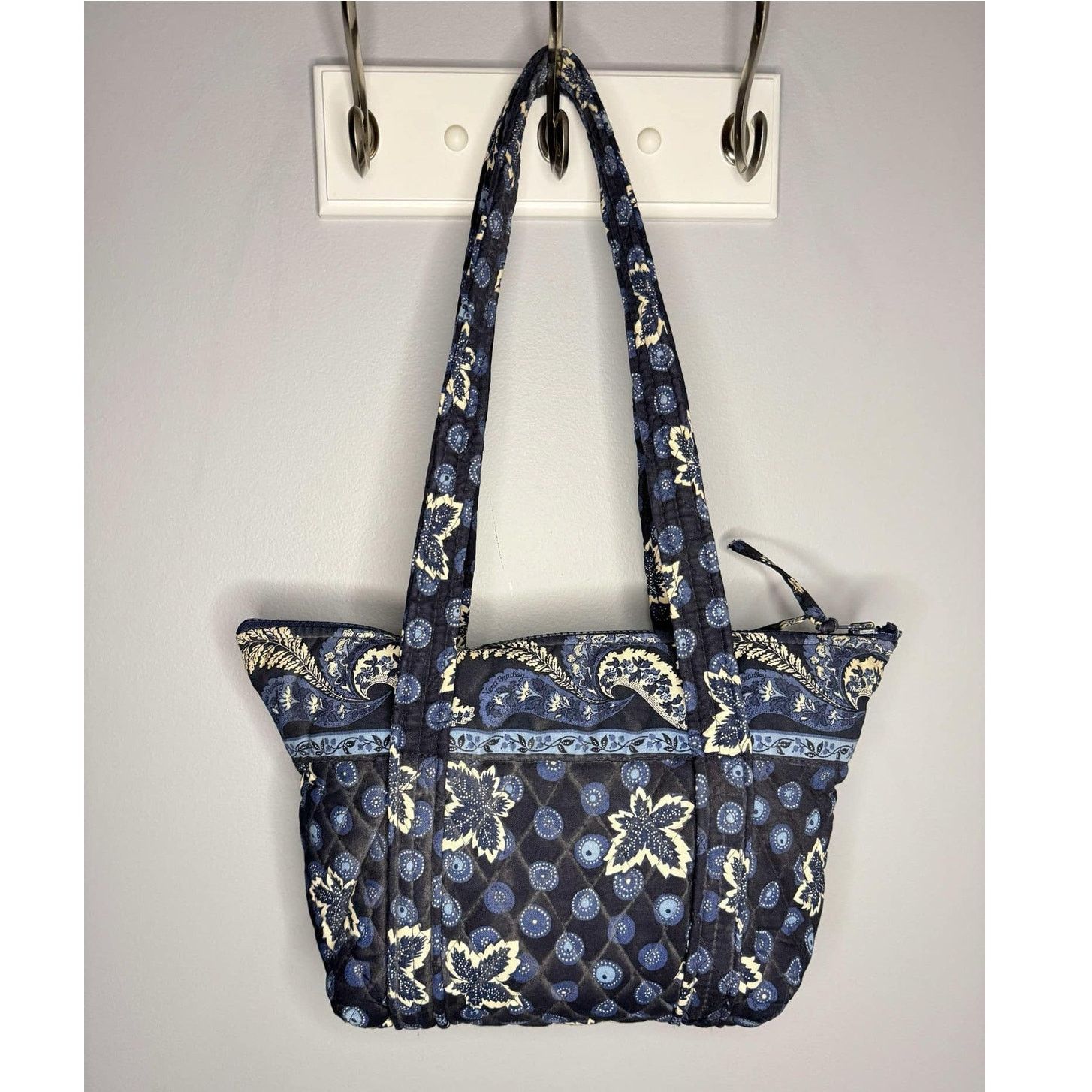 Vera Bradley Vera Bradley Quilted Tropical Shoulder Tote Bag Navy Blue Size ONE SIZE - 2 Thumbnail