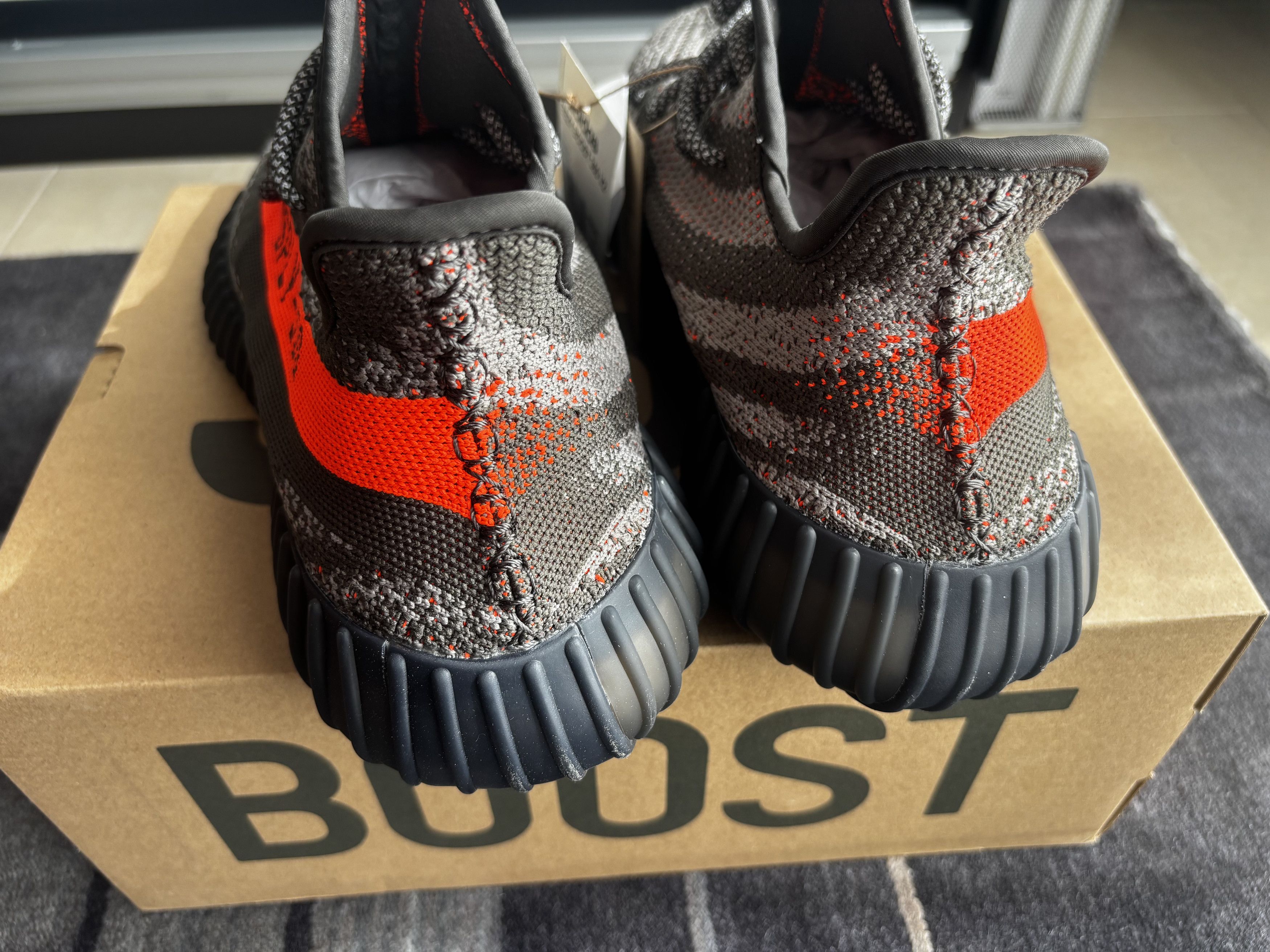 Yeezy Adidas Yeezy Boost 350 V2 Carbon Beluga Size US 10.5 / EU 43-44 - 7 Thumbnail