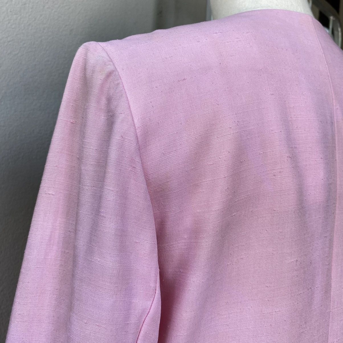 Yves Saint Laurent YVES Saint Laurent Sweet Pink Silk Blazer with White Collar Size M / US 6-8 / IT 42-44 - 14 Thumbnail