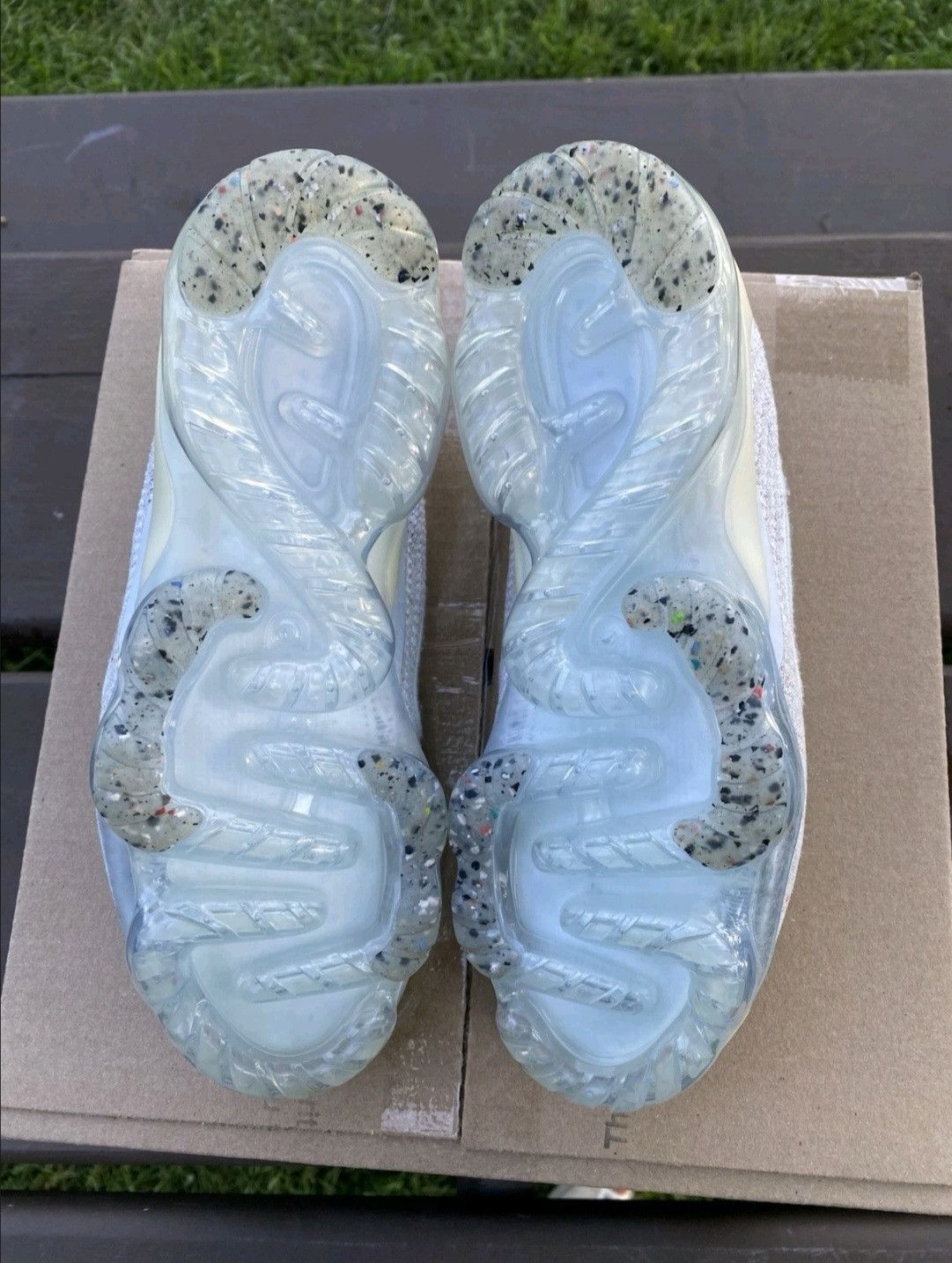 Nike Nike Air Vapormax 2021 Flyknit White Pure Platinum Size 8 Size US 8 / IT 38 - 6 Thumbnail