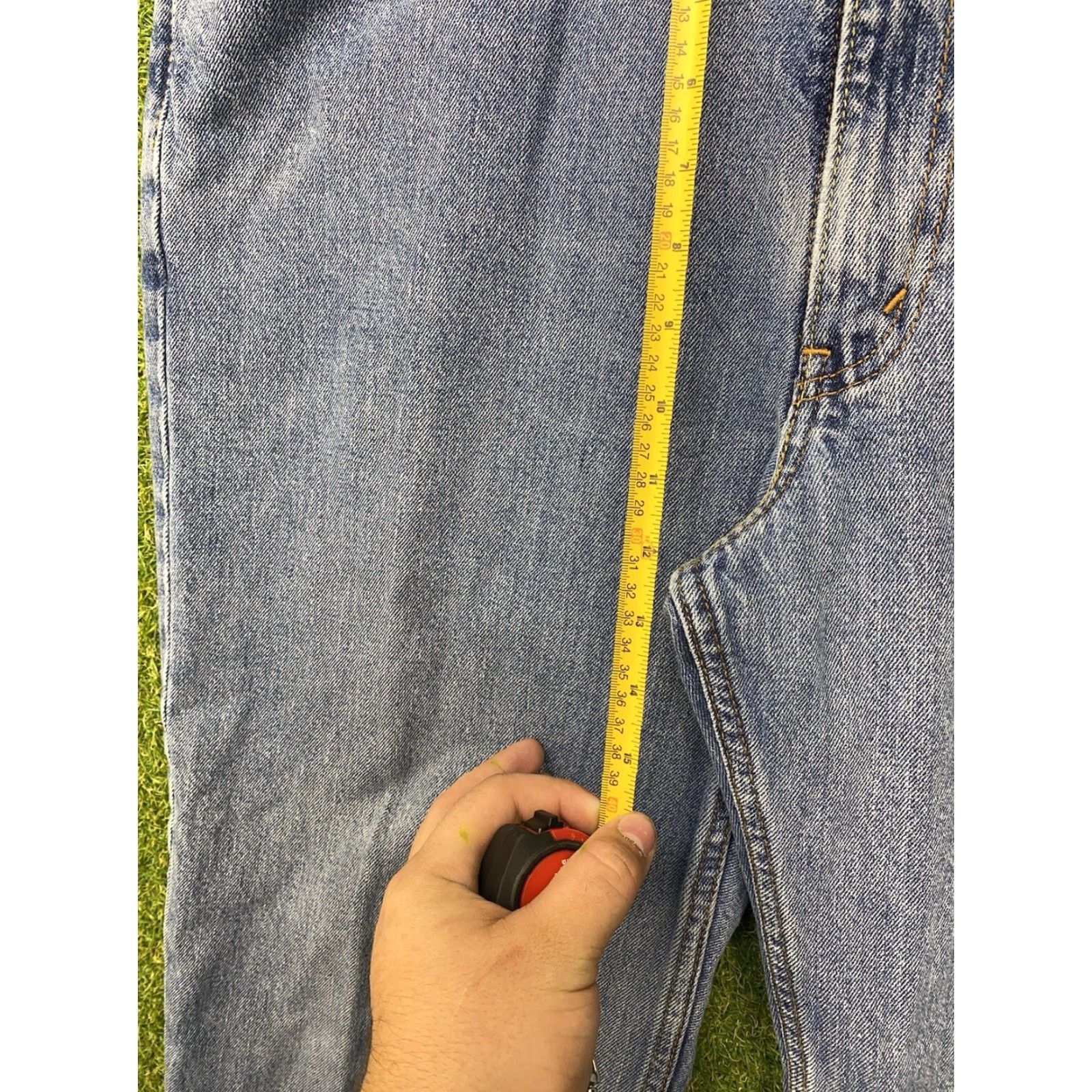 Levi's VINTAGE Levi's 550 Jeans 38x34 Relaxed Fit Tapered Light Wash Denim Mens Size US 38 / EU 54 - 6 Thumbnail