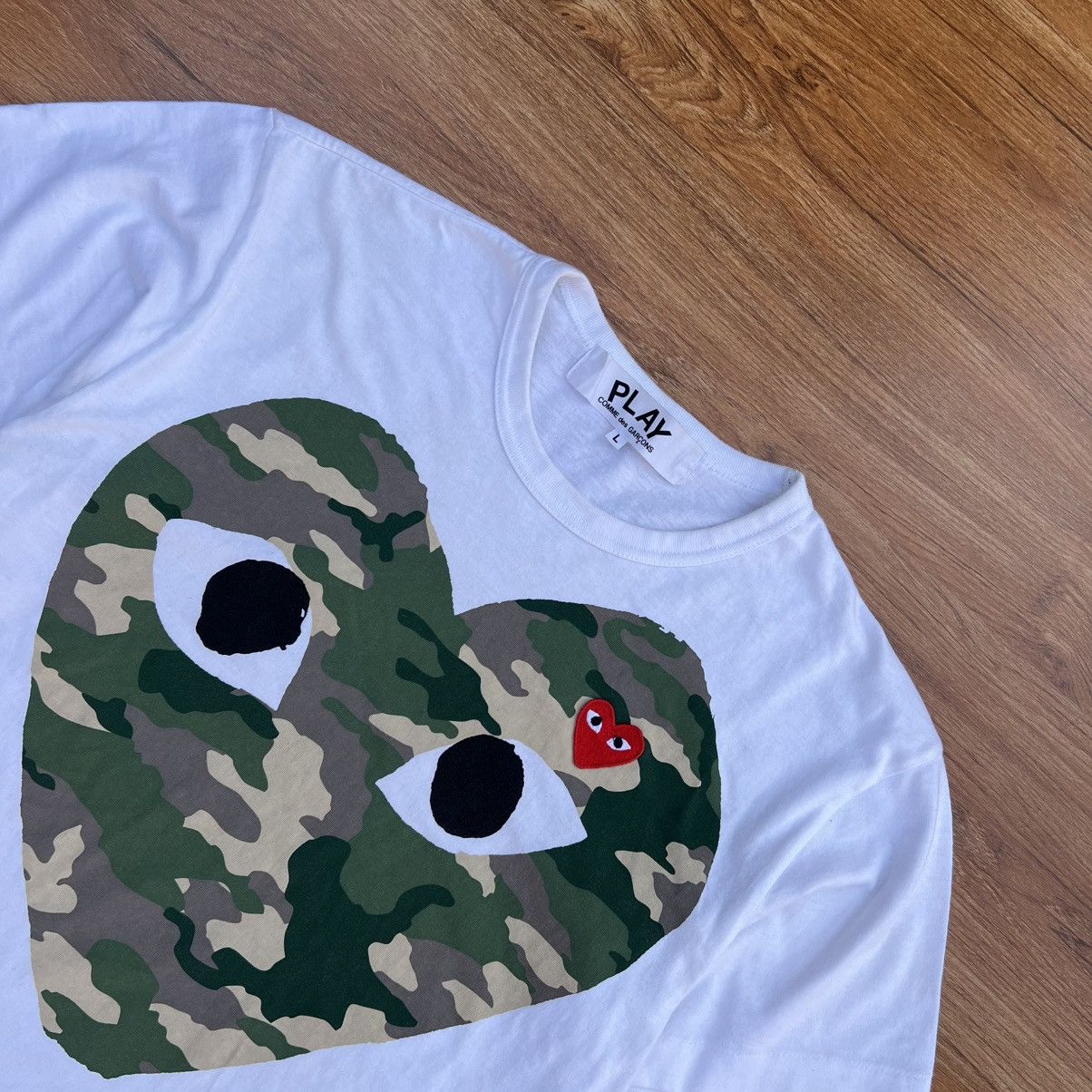Comme des Garcons Comme Des Garçons Play Big Heart Camouflage T-shirt Size US L / EU 52-54 / 3 - 2 Thumbnail