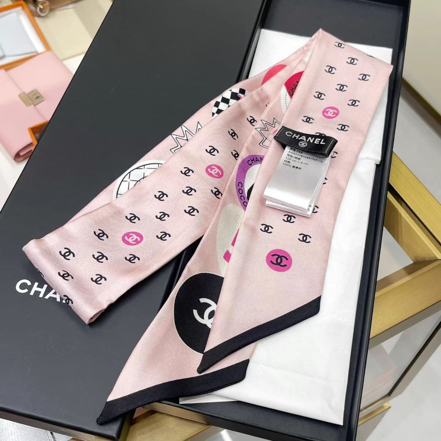 Chanel Chanel 24A Gorgeous Double-sided Silk Small Scarf Size ONE SIZE - 4 Thumbnail