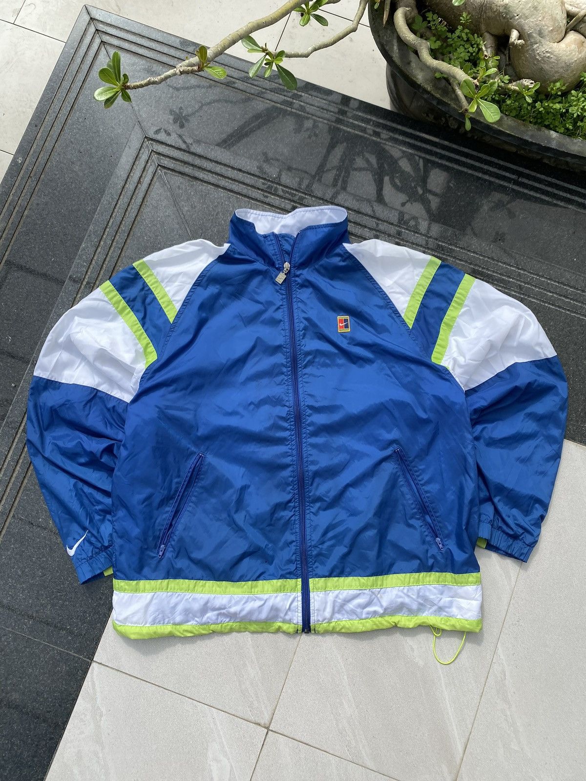 Nike × Vintage 90’s NIKE COURT RARE SWOOSH LOGO RETRO OVERSIZED JACKET Size US L / EU 52-54 / 3 - 1 Thumbnail