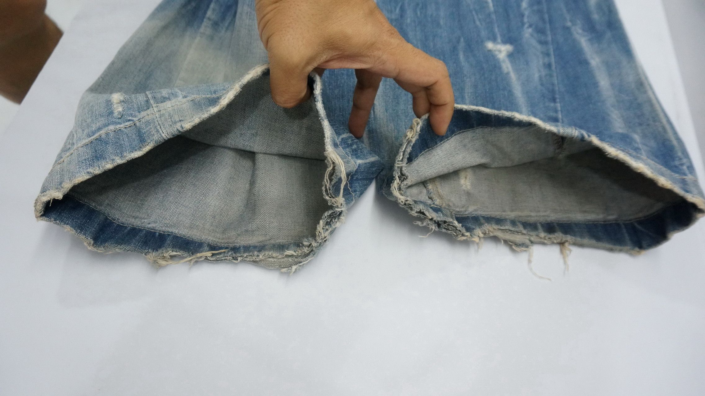BUCKAROO Vintage Wide Leg Distressed Jeans