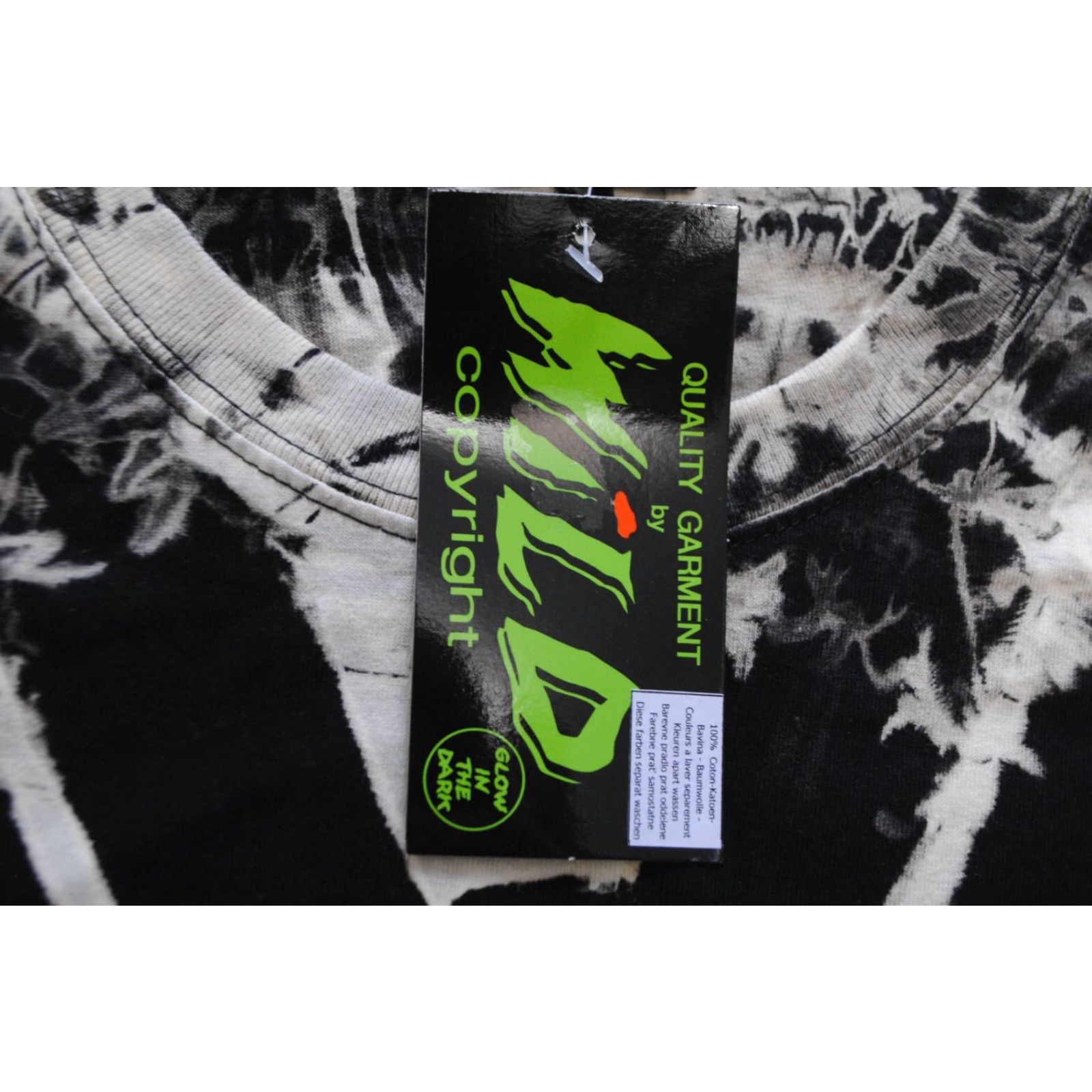 Vintage WILD T SHIRT ALL OVER PRINT SKELETON WITH GUITAR GLOW IN THE DARK MENS XL T-Shirt Size US XL / EU 56 / 4 - 3 Thumbnail