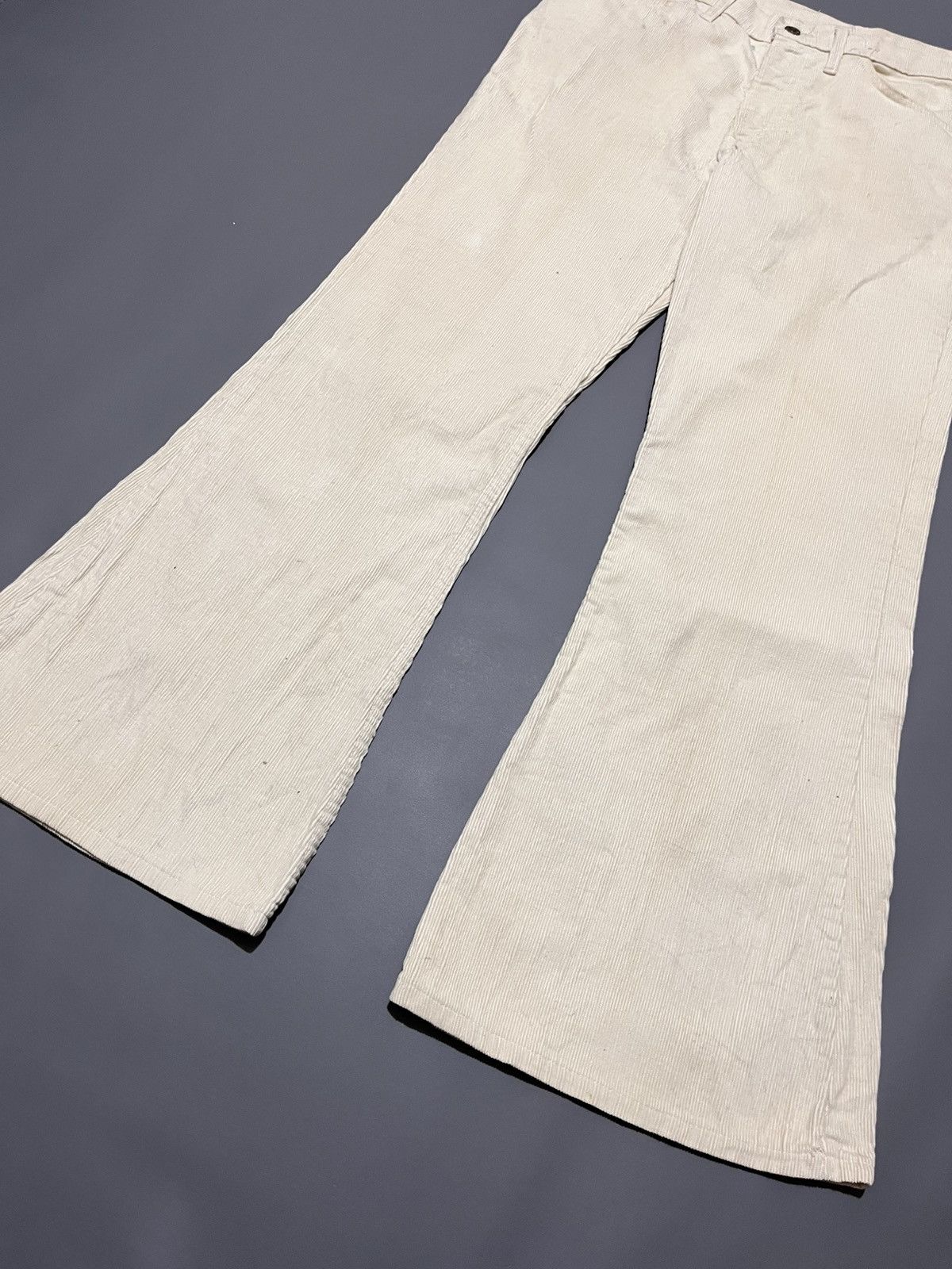 Levi's Vtg 1970’s Levi’s 663 Flare Corduroy pants Size US 34 / EU 50 - 12 Thumbnail