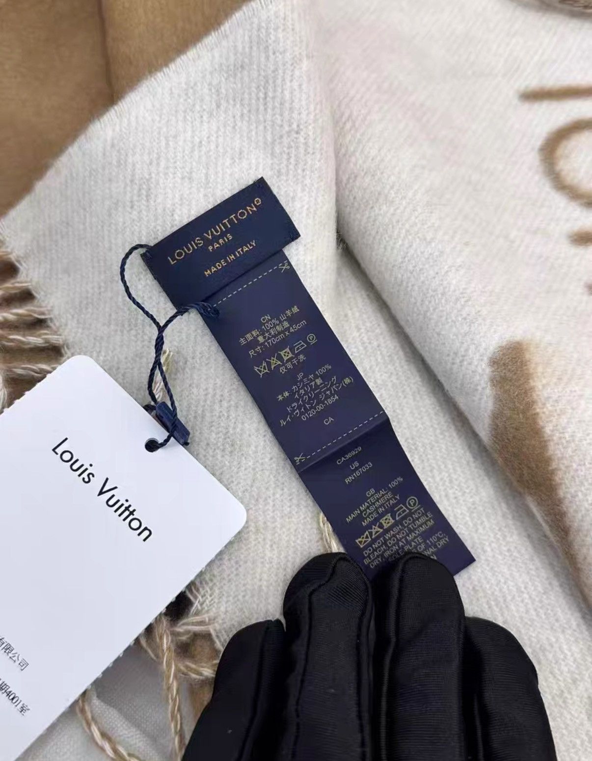 Louis Vuitton Louis Vuitton Brand New Scarf J38 Size ONE SIZE - 4 Thumbnail