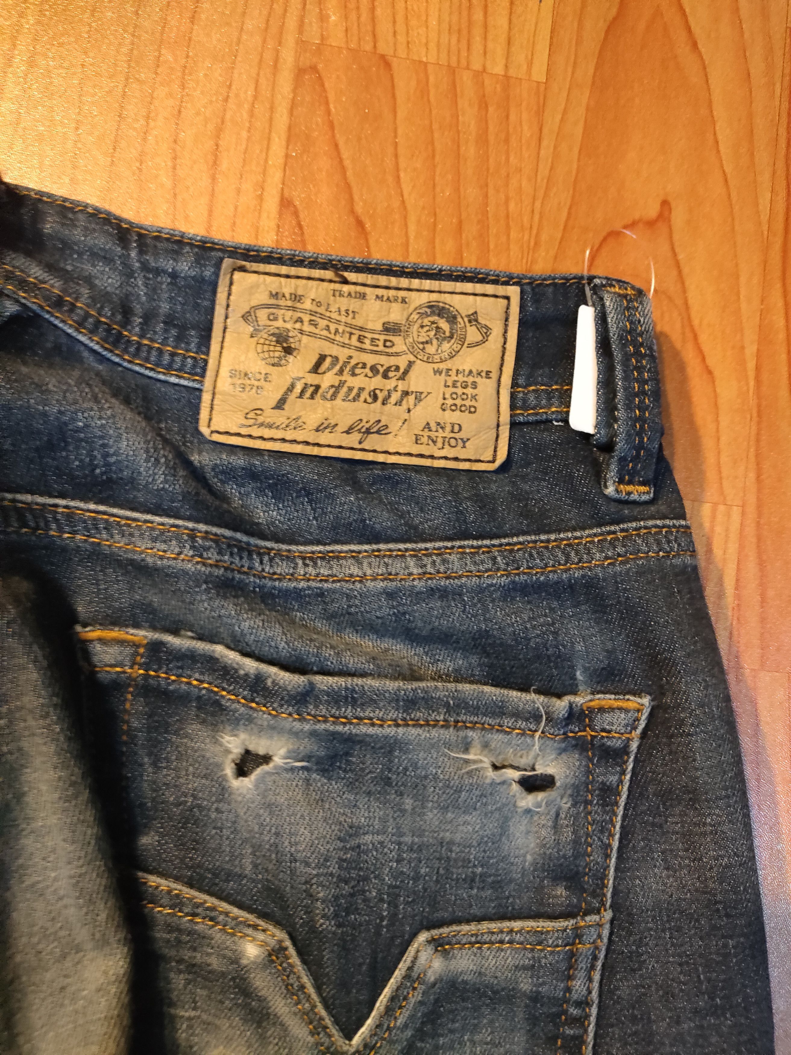 Diesel Distressed Diesel Larkee Jeans Size US 30 / EU 46 - 2 Thumbnail