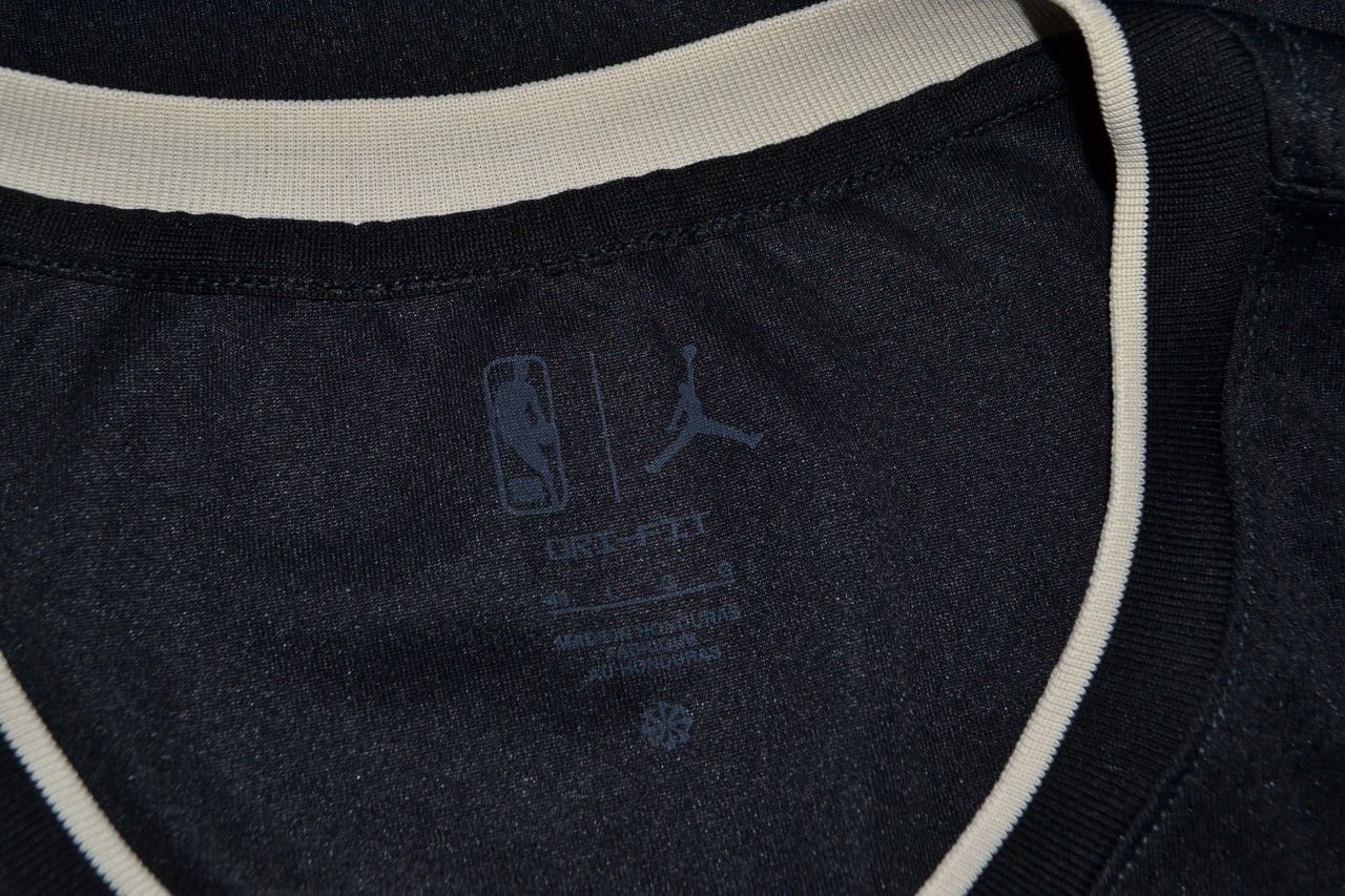 NBA NIKE Milwaukee Bucks Giannis Antetokounmpo Jersey Undershirt Size US L / EU 52-54 / 3 - 10 Thumbnail