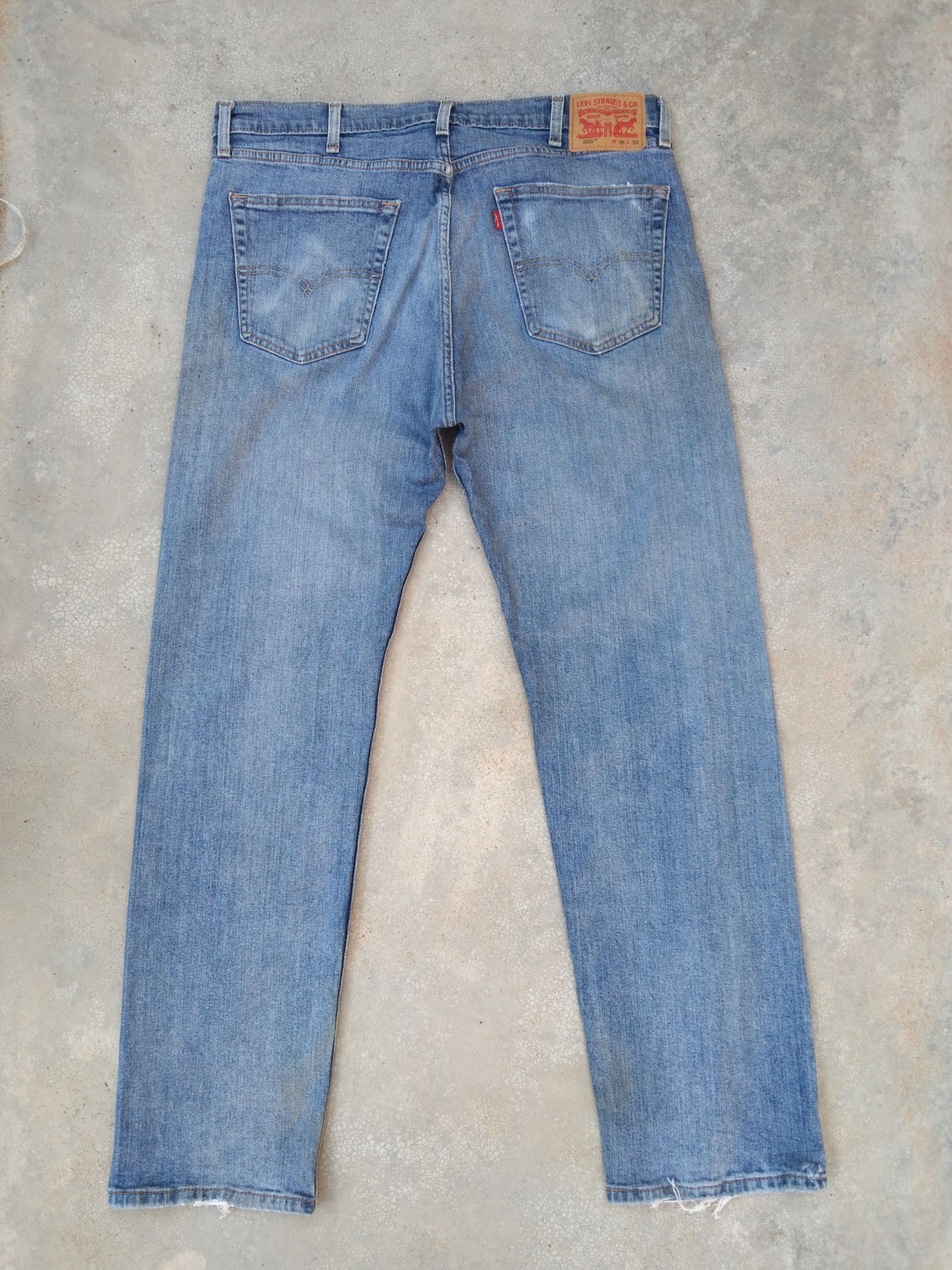 Levi's Vintage Levi's Jeans 505 Faded Blue Distressed Denim 38x32 Size US 38 / EU 54 - 2 Thumbnail