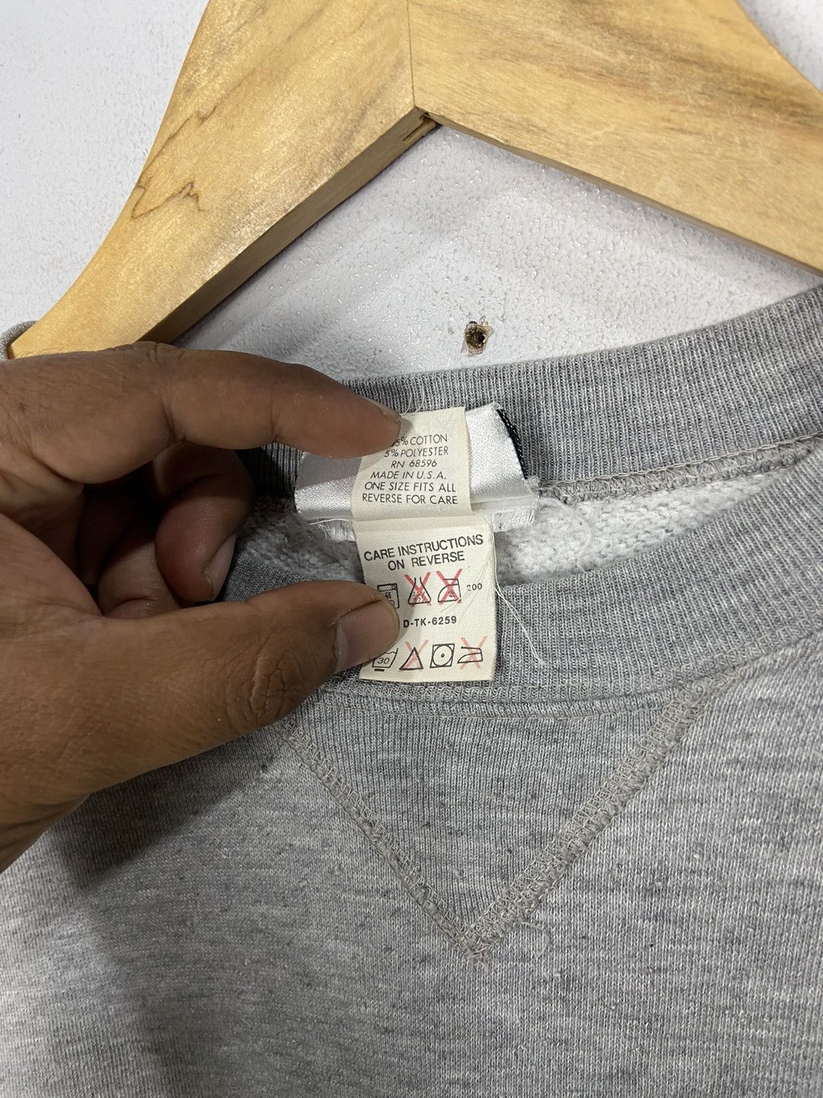 DKNY × Vintage Vintage DKNY Jeans Sweatshirt Size US L / EU 52-54 / 3 - 7 Thumbnail