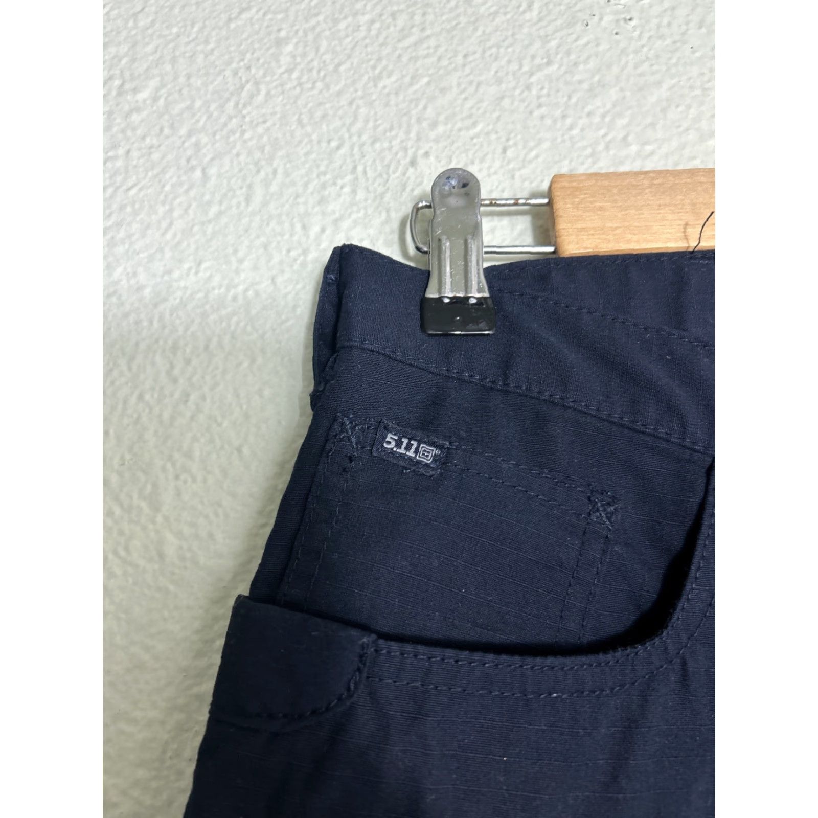 Vintage **5.11 Tactical Navy Cargo Pants Mens Regular Fit 30x34** User: New title: **5.11 Tactical Mens Navy Cargo Pants Regular Fit 30x34** Size US 30 / EU 46 - 7 Thumbnail
