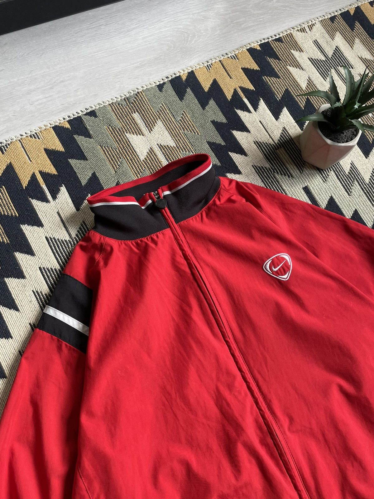 Nike × Vintage Vintage Nike Nylon Logo Y2K Track Jacket Size US L / EU 52-54 / 3 - 5 Thumbnail