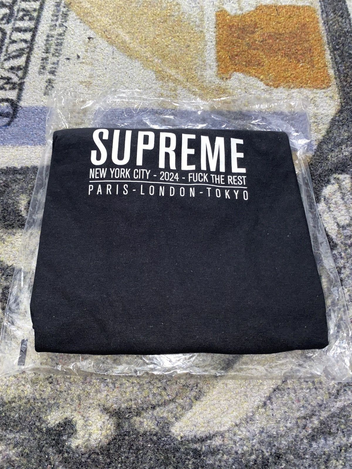 Supreme Supreme Paris Tee Size US XL / EU 56 / 4 - 1 Thumbnail