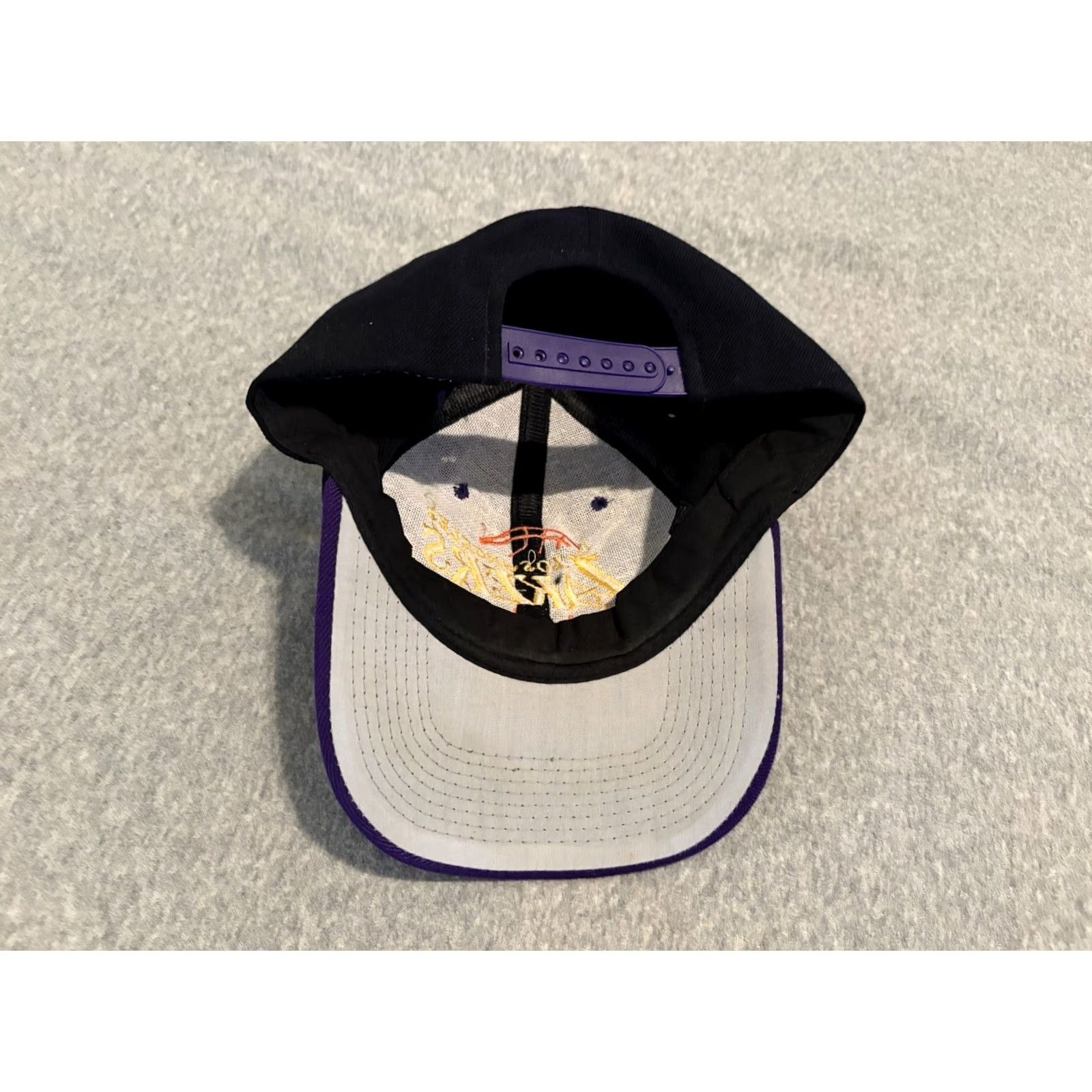 Vintage VINTAGE Big Boy Headgear Hat Cap Wool Snapback Mens One Size Black Basketball Lakers Los Angeles 80% acrylic 20% wool Size ONE SIZE - 3 Thumbnail