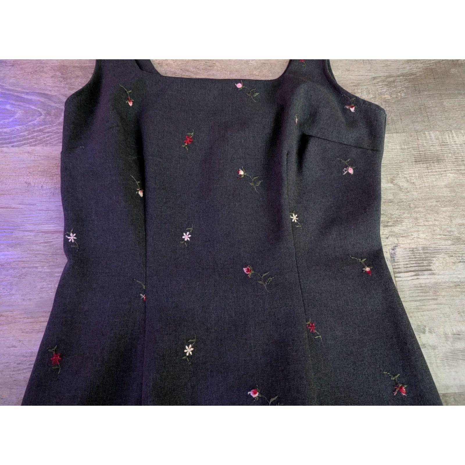VINTAGE City Triangles Dress 7 Women Knee Length A-Line Charcoal  Embroidered Flowers 90s Beach Flower Cotton Polyester Spandex USA Made EUC  - www.trueticket.mx