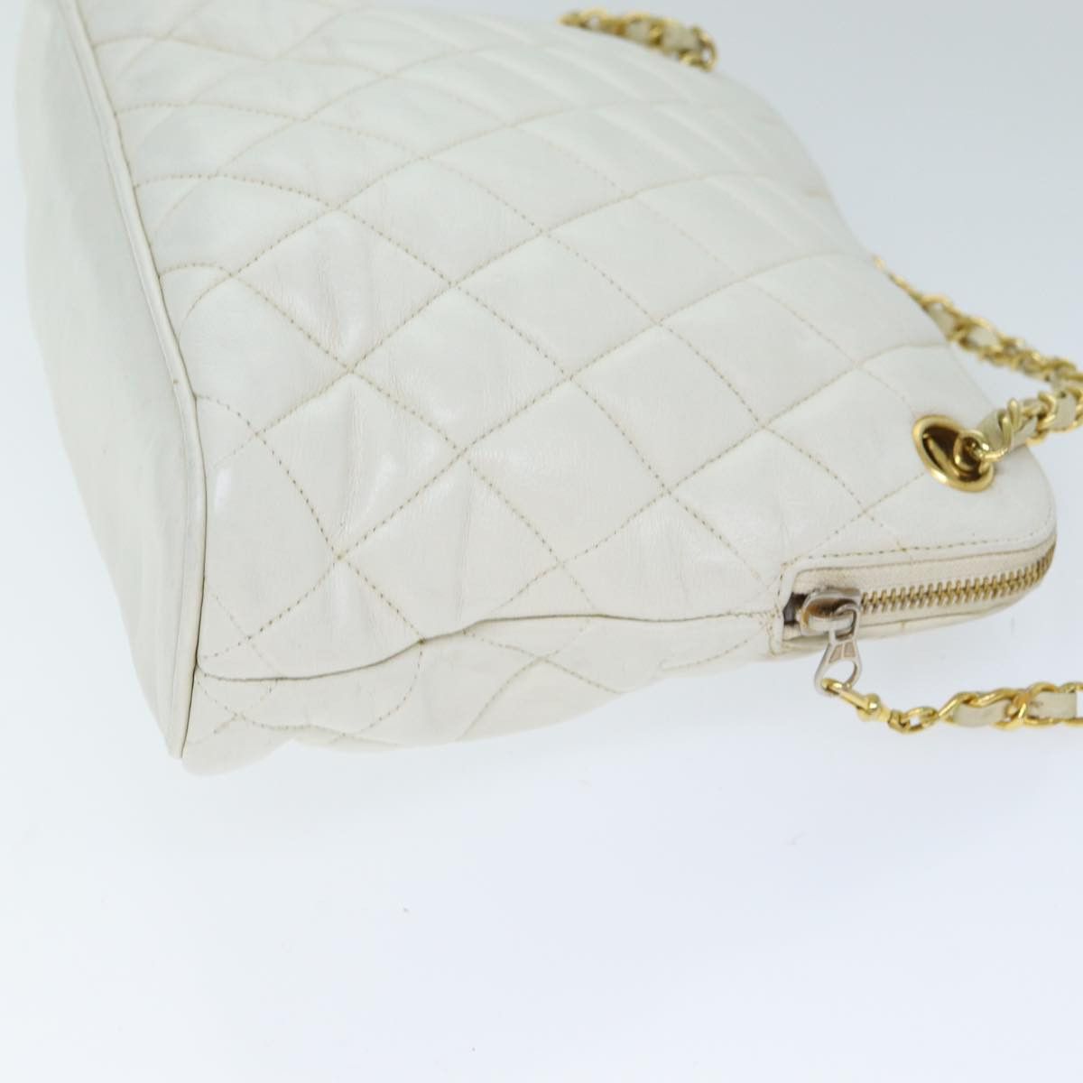 Chanel CHANEL Matelasse Chain Shoulder Bag Leather White CC Size ONE SIZE - 4 Thumbnail
