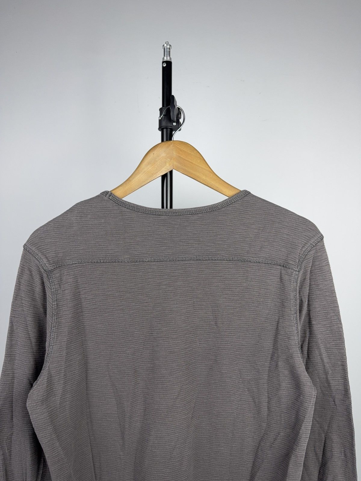 Allsaints 00s AllSaints Ribbed Thermal Long Sleeve Crewneck Grey Size US S / EU 44-46 / 1 - 10 Thumbnail