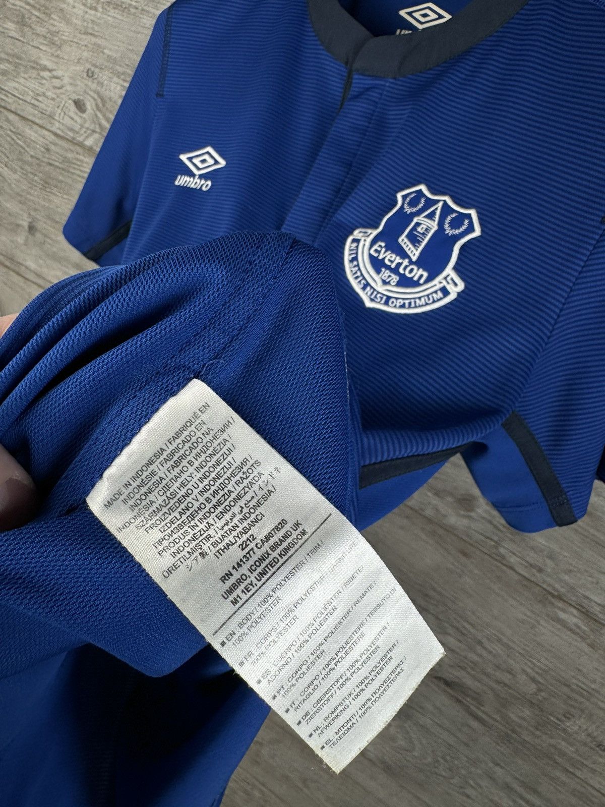 Umbro VINTAGE UMBRO EVERTON SOCCER JERSEY SIZE S Size US S / EU 44-46 / 1 - 12 Thumbnail