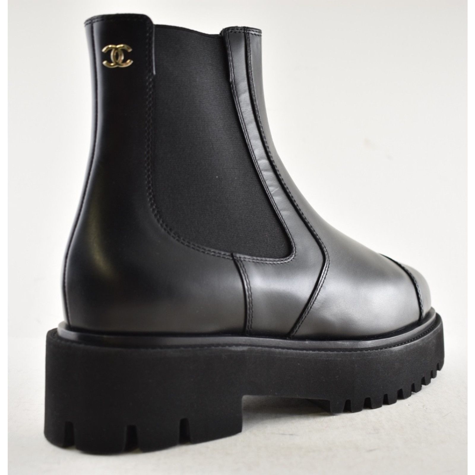 Chanel Chanel 24B Calfskin CC Logo Pull On Chelsea Platform Boot 42 Size US 11 / IT 41 - 5 Thumbnail