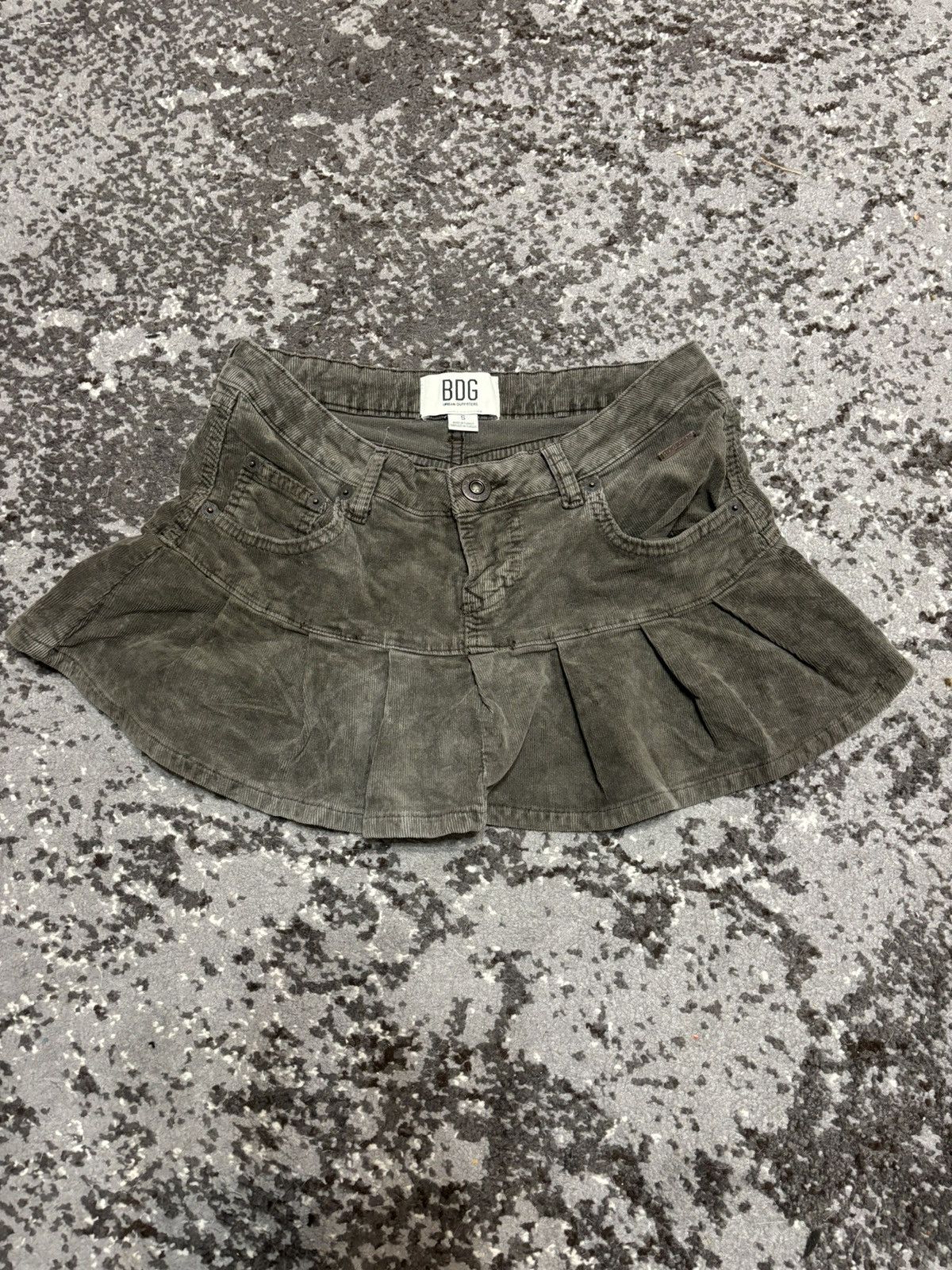 Bdg × Urban Outfitters × Vintage Vintage BDG y2k urban outfitters pleated velvet mini skirt Size 26" / US 2 / IT 38 - 1 Thumbnail