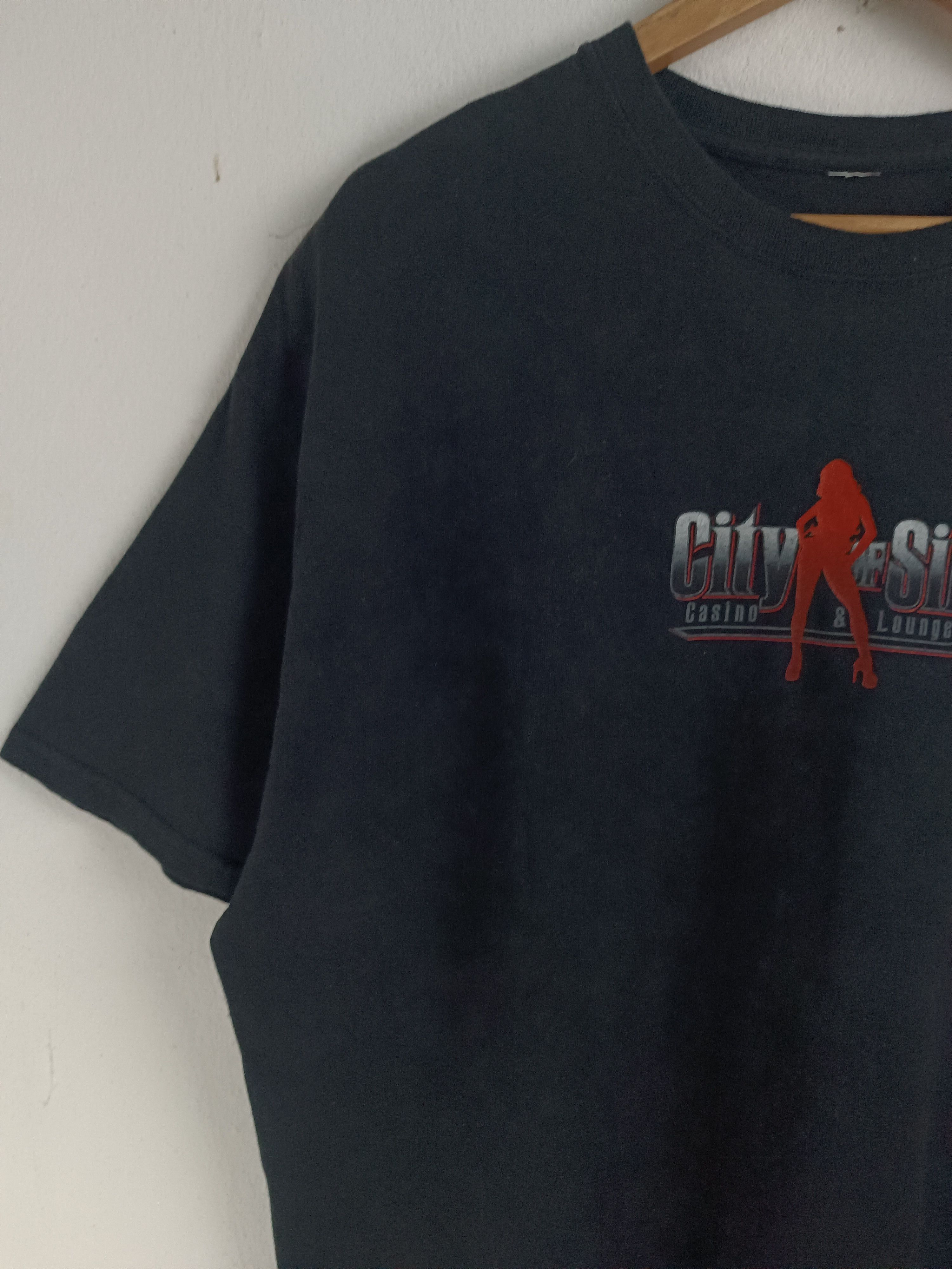 Other VINTAGE CITY OF SIN CASINO SEXY HUMOR RARE VEGAS GAME TEE Size US XL / EU 56 / 4 - 5 Thumbnail