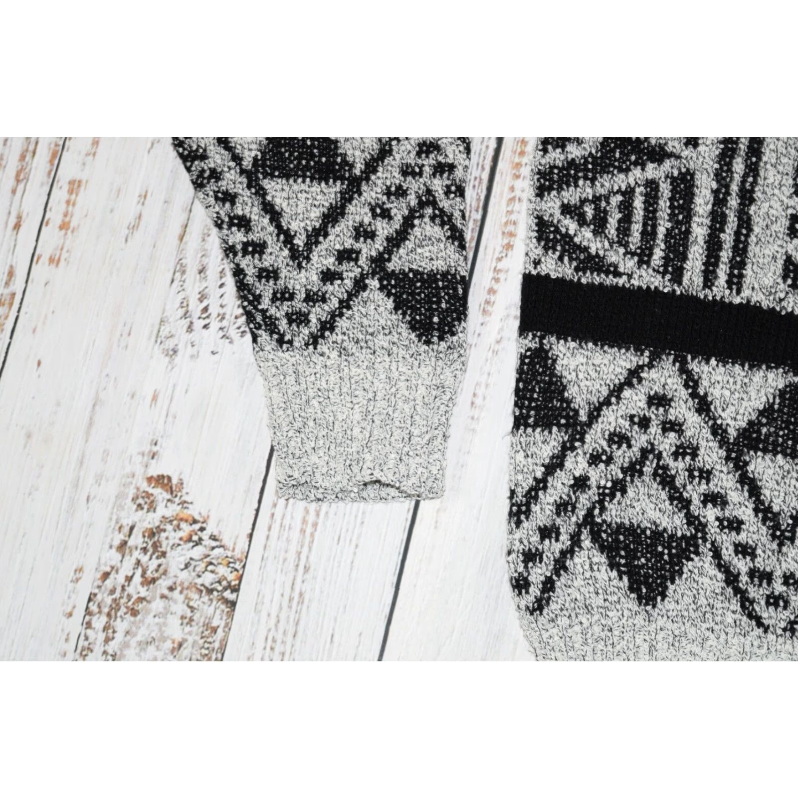 Vintage VINTAGE JJ COCHRAN Cardigan Geometric Knit Wool Blend 80s Geometric Mens XL Black 80s Vintage Wool Cardigan Mens Size US L / EU 52-54 / 3 - 3 Thumbnail