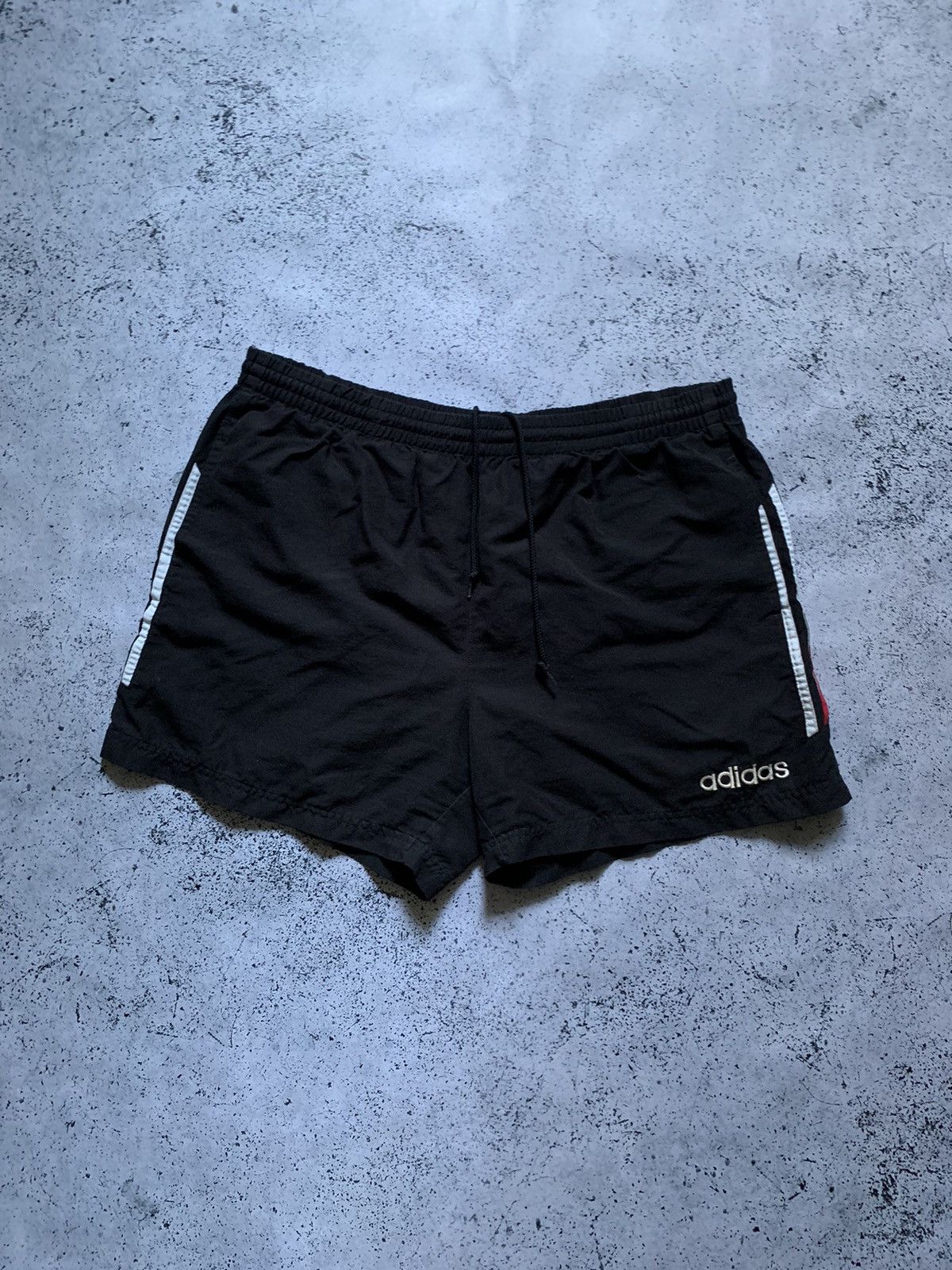 Other Vintage Adidas Shorts Y2K Baggy Fit Swoosh USA Size US 34 / EU 50 - 3 Thumbnail