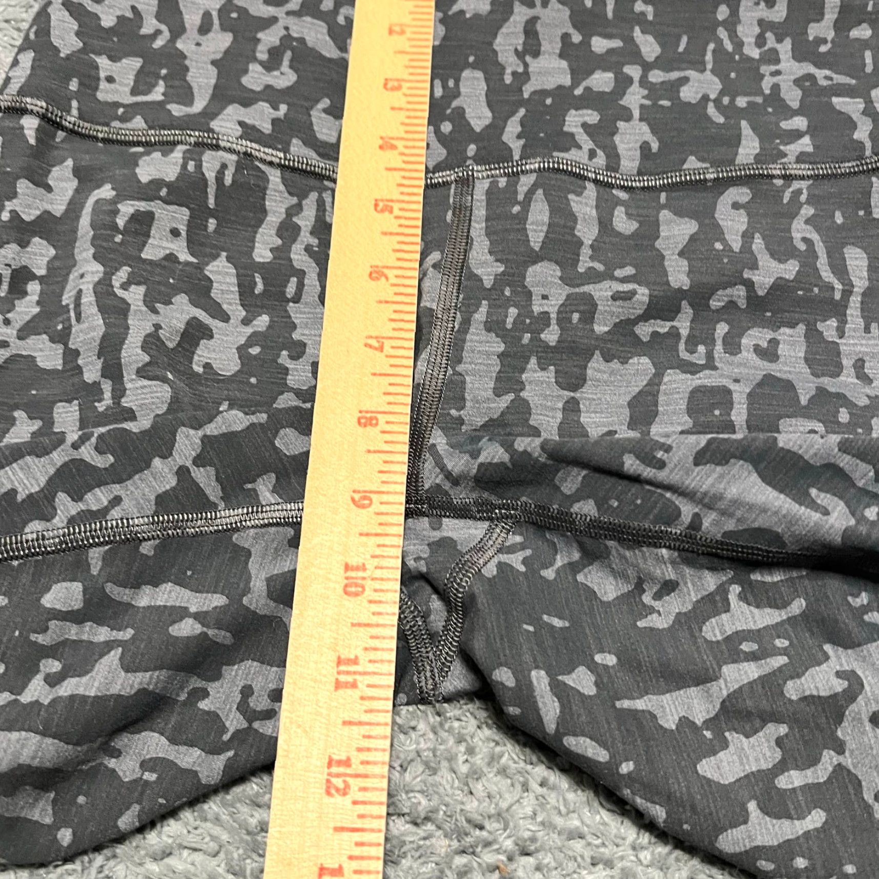 Lululemon Lululemon Leggings Pants Wunder Train High Rise Crop Animal Gray Womens 6 Size 28" / US 6 / IT 42 - 6 Thumbnail