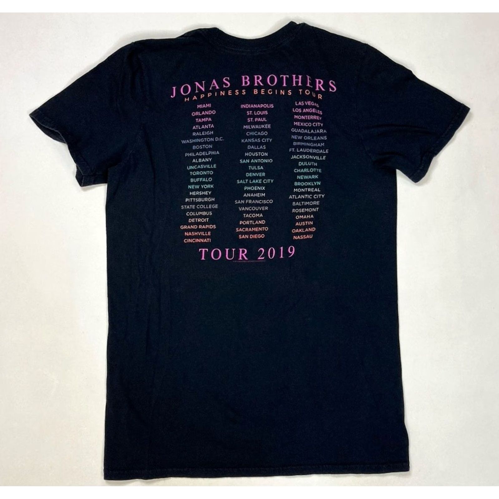 Tultex VINTAGE Jonas Brothers Happiness Begins 2019 Graphic T-shirt Women Small Black Music Shirt Size S / US 4 / IT 40 - 3 Thumbnail